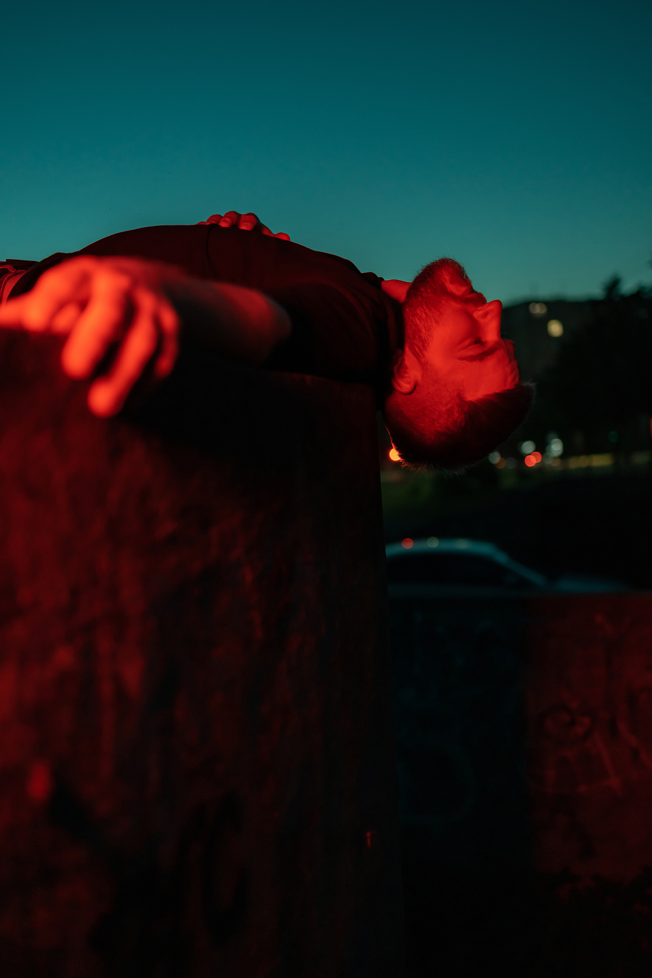 В ночном городе. Портретный фотограф