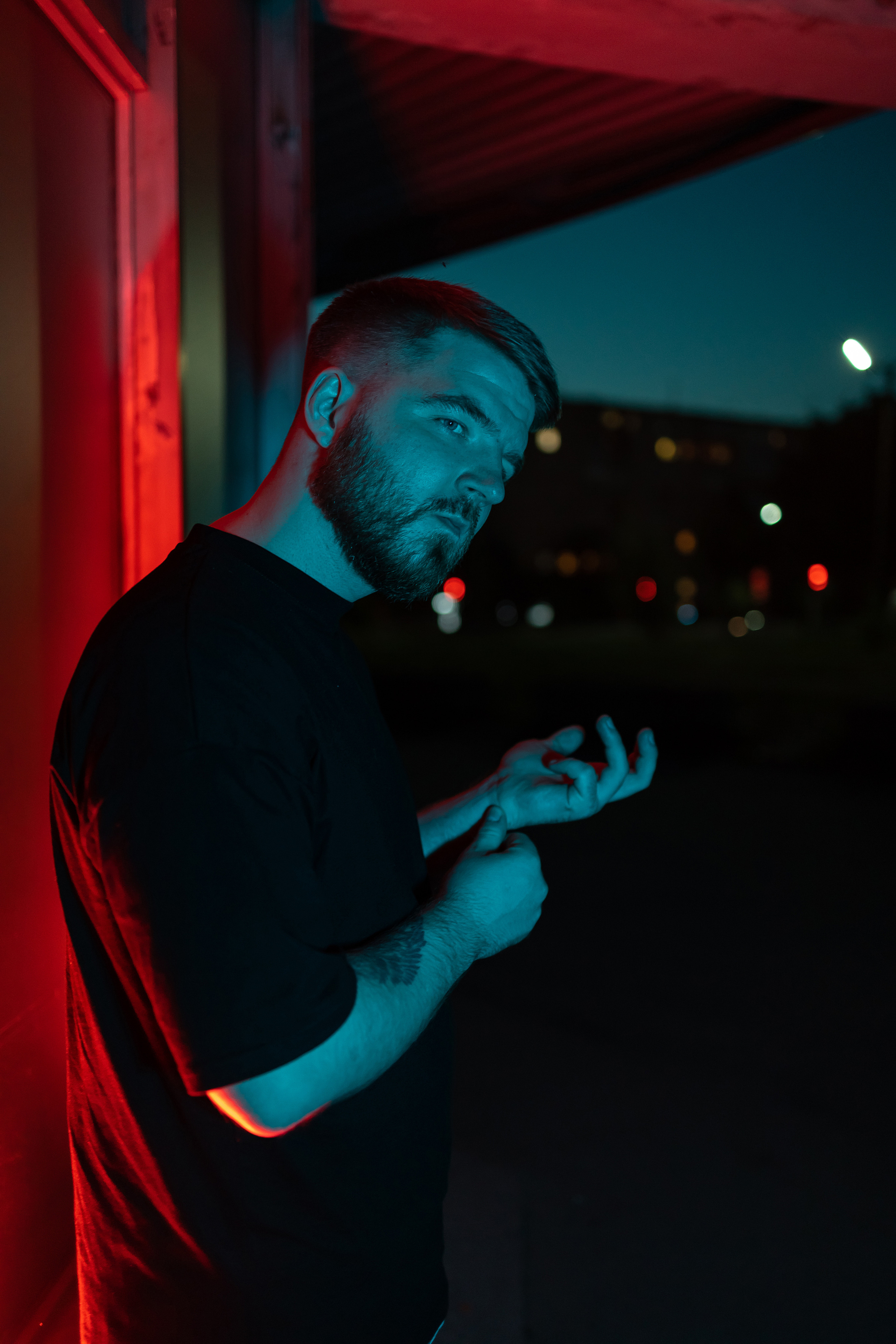 В ночном городе. Портретный фотограф