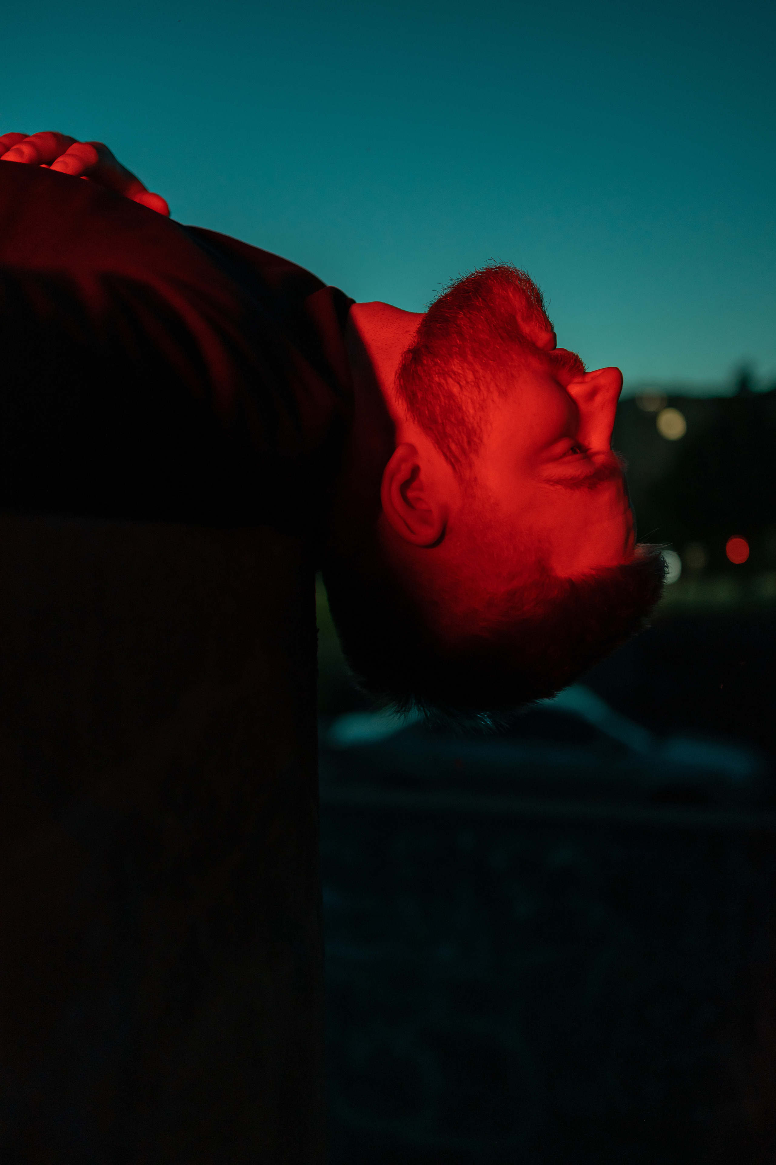 В ночном городе. Портретный фотограф