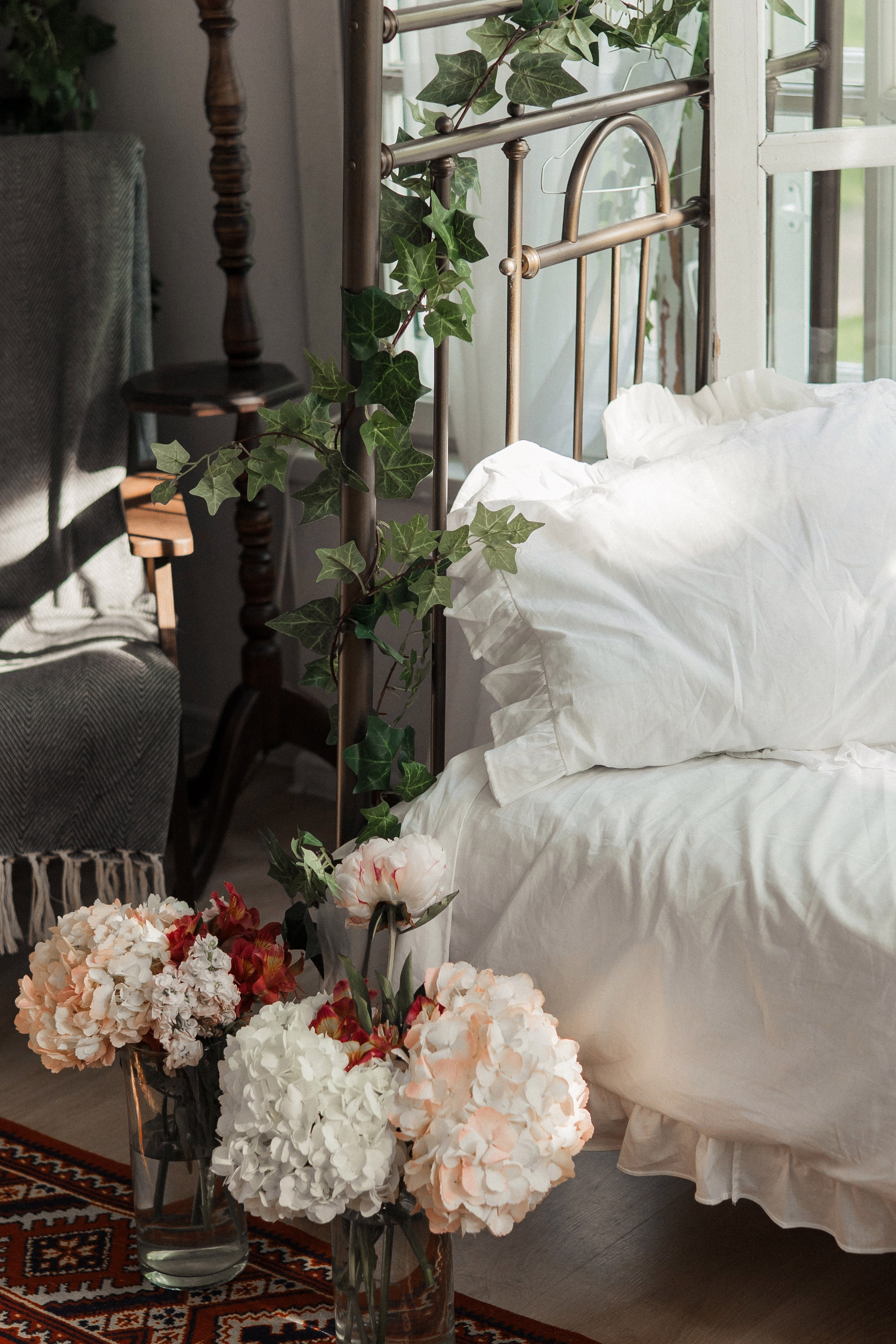 На балкончике. ФОТОГРАФ РОЗА ФИЛИНА СПб I МОСКВА