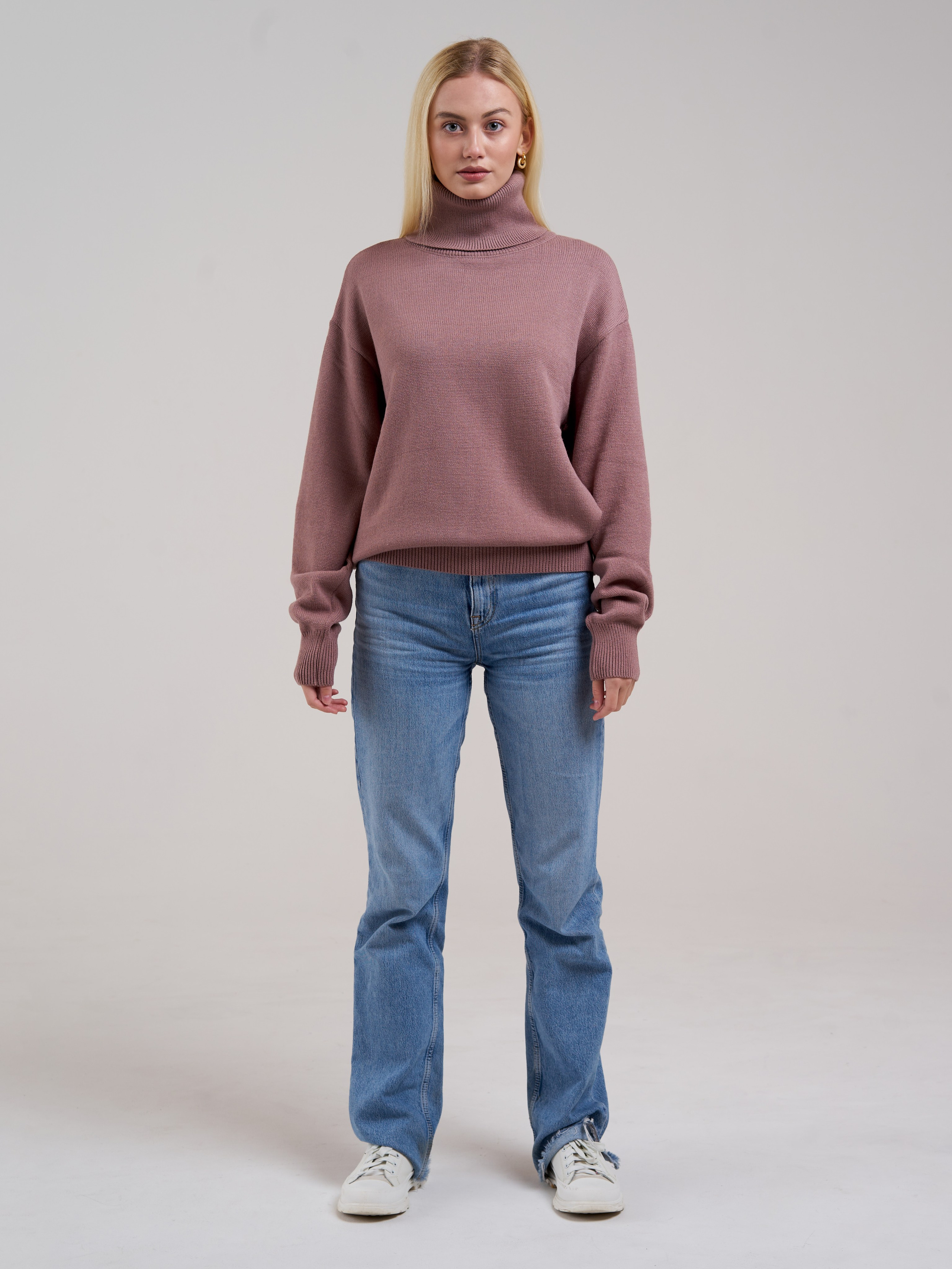 Съемка для рекламы одежды на маркетплейсах. Фотограф Екатеринбург Кокшарова Александра