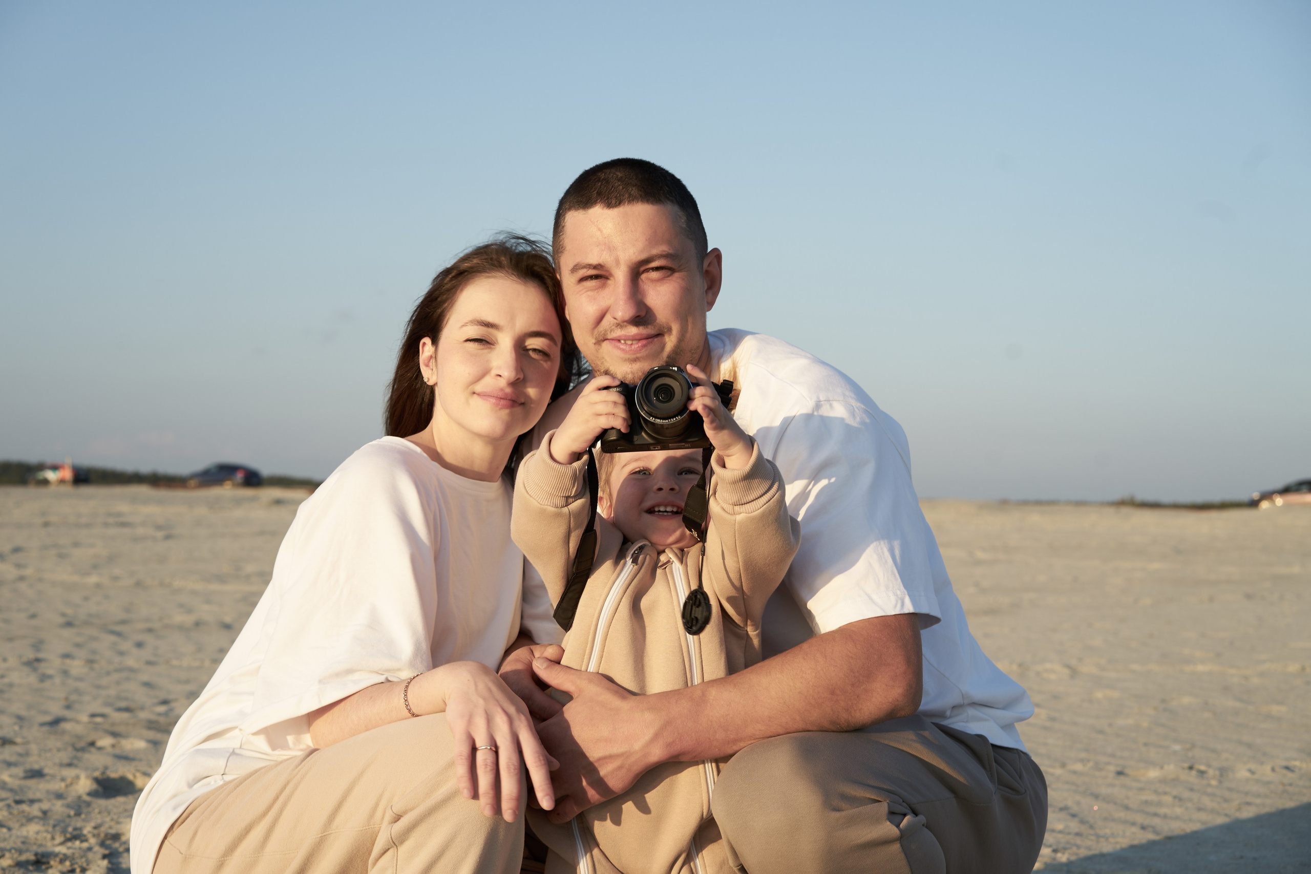 Семейная фотосессия на закате в песках. Фотограф Екатеринбург Кокшарова Александра