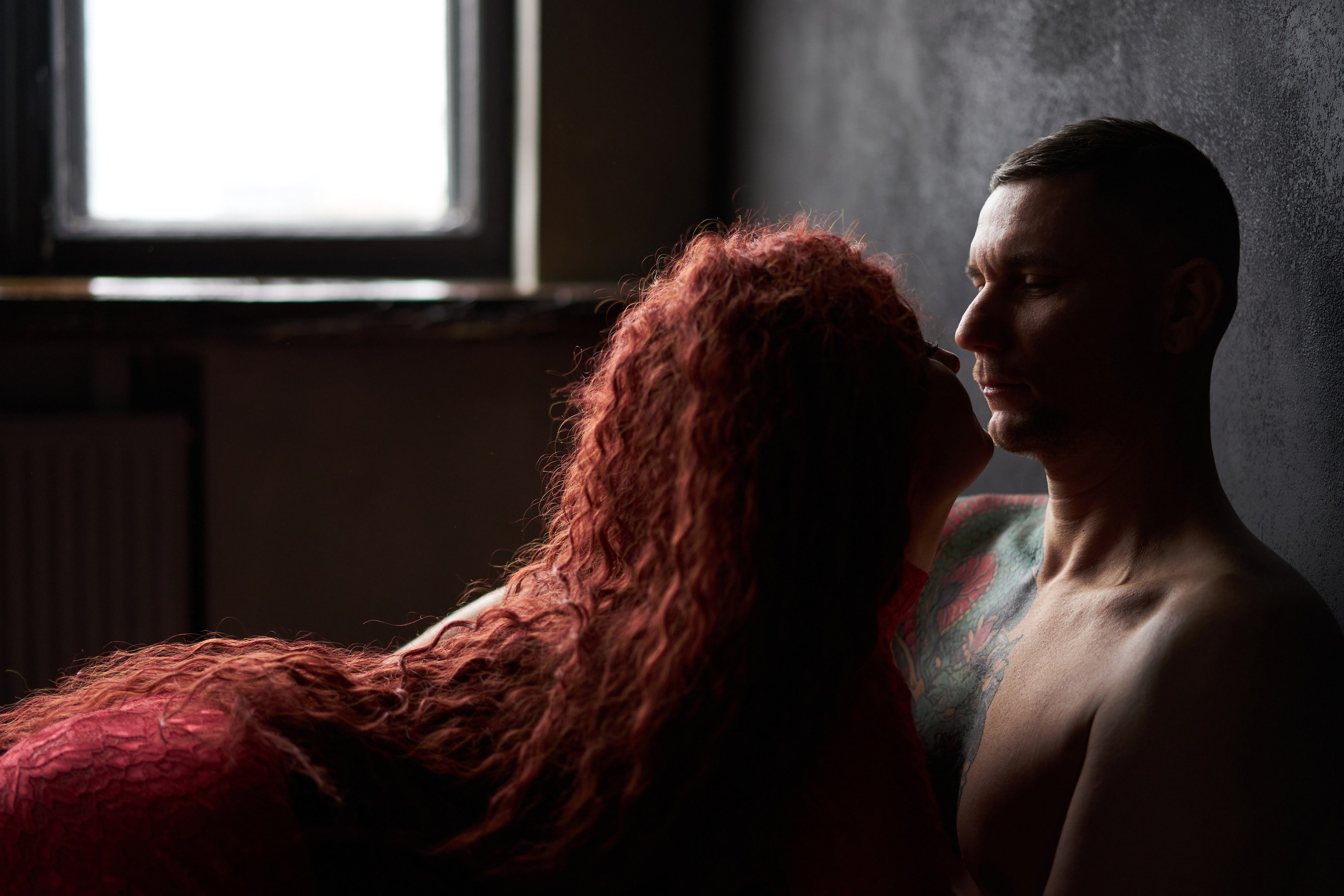 Фотосессия влюбленных в студии. Фотограф Екатеринбург Кокшарова Александра