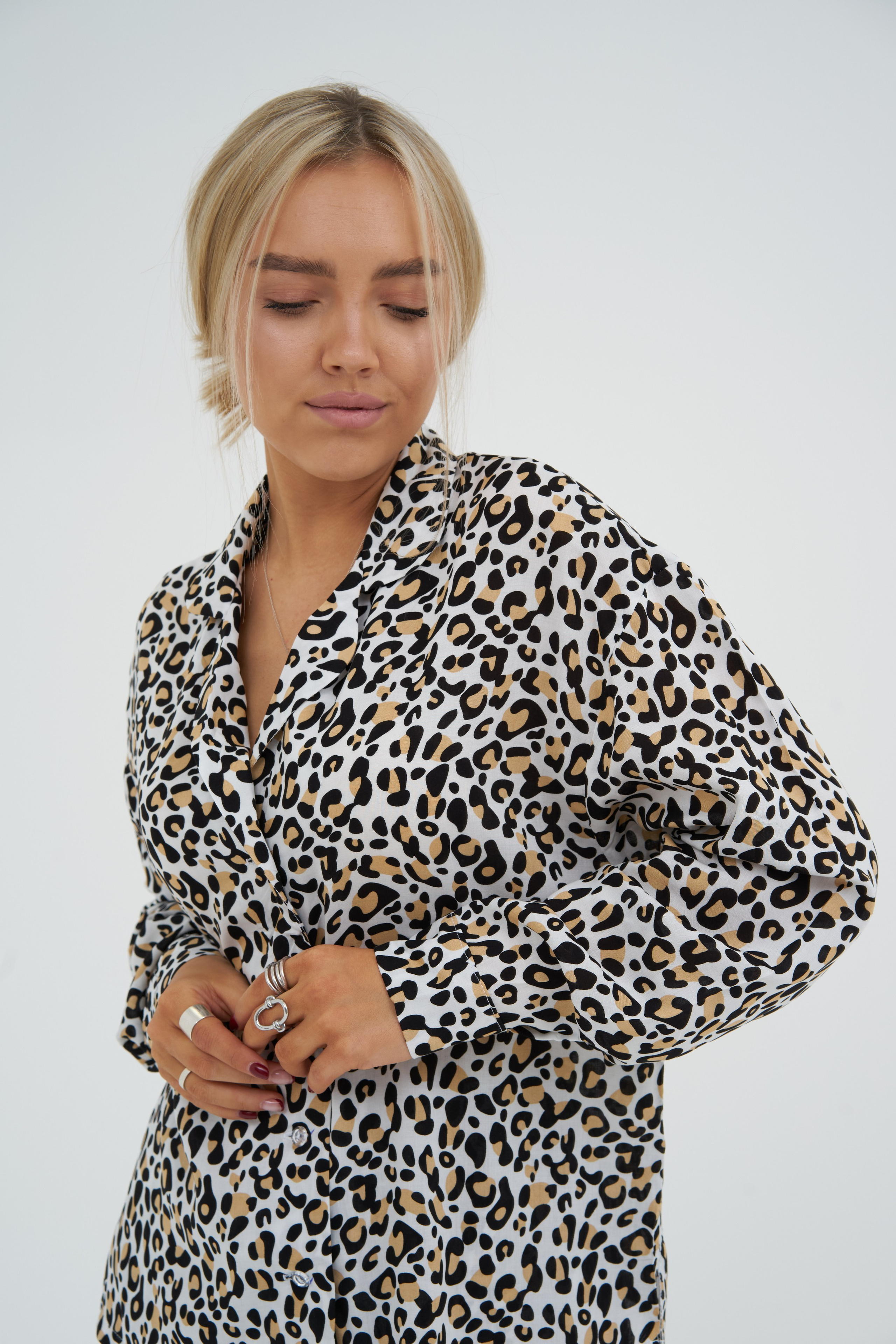 Съемка для рекламы одежды на маркетплейсах. Фотограф Екатеринбург Кокшарова Александра