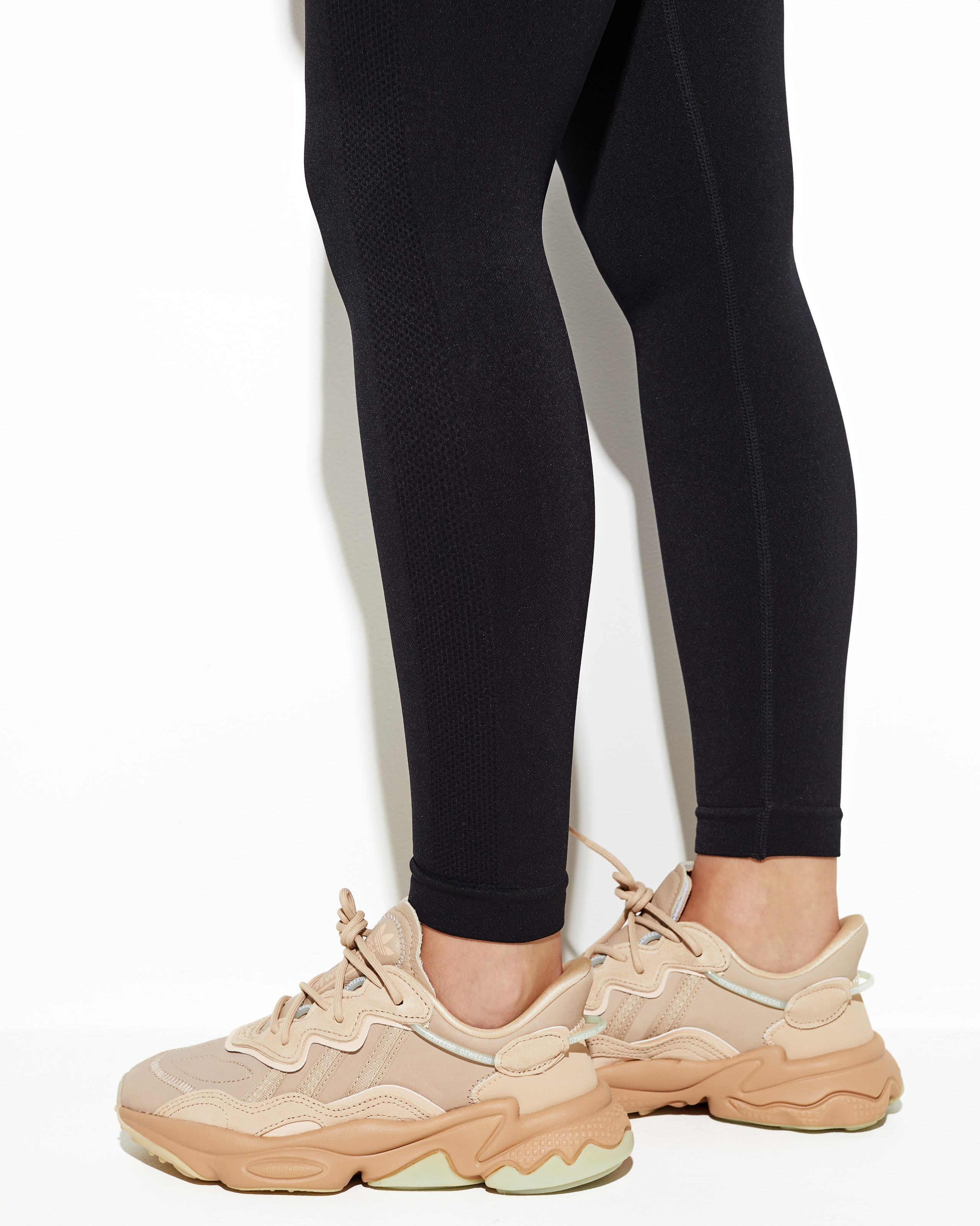 Каталог. Фотограф для брендов одежды и маркетплейсов в Москве