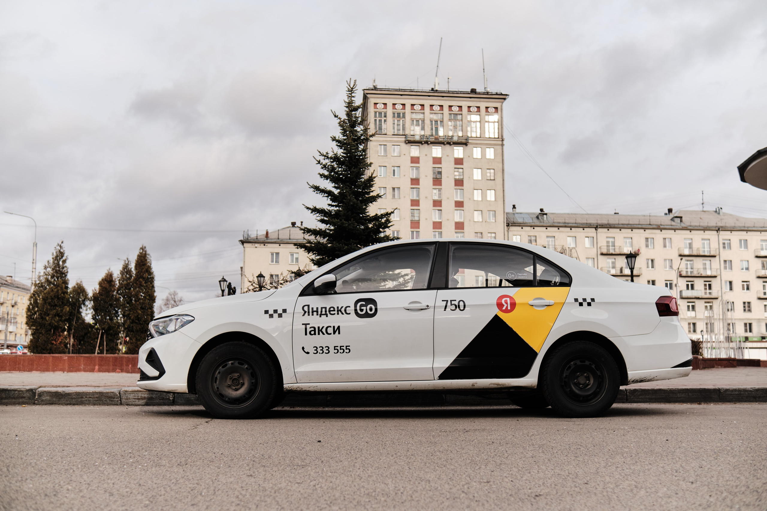 Новый автопарк Яндекс такси в Новокузнецке. Свадебный и семейный фотограф в Новокузнецке Иван Иванов