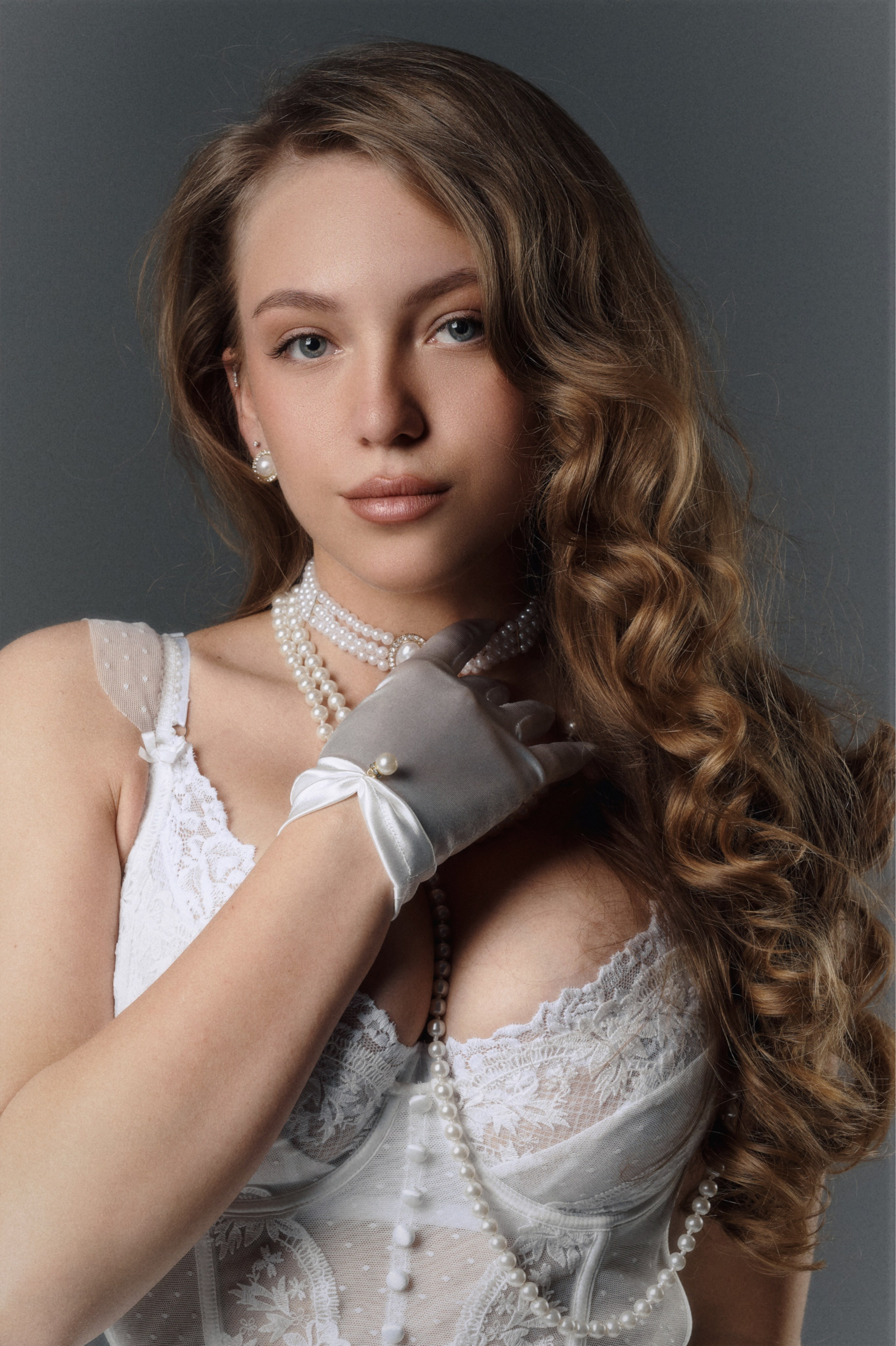 Индивидуальная женская фотосессия с искусственным светом