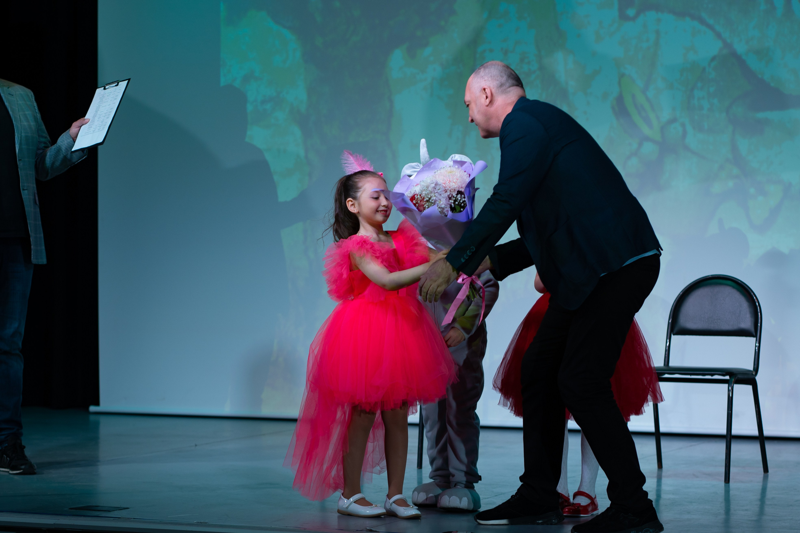 Отчетный концерт продюсерского центра «Новая Звезда». Фото / Видеосъемка в Москве