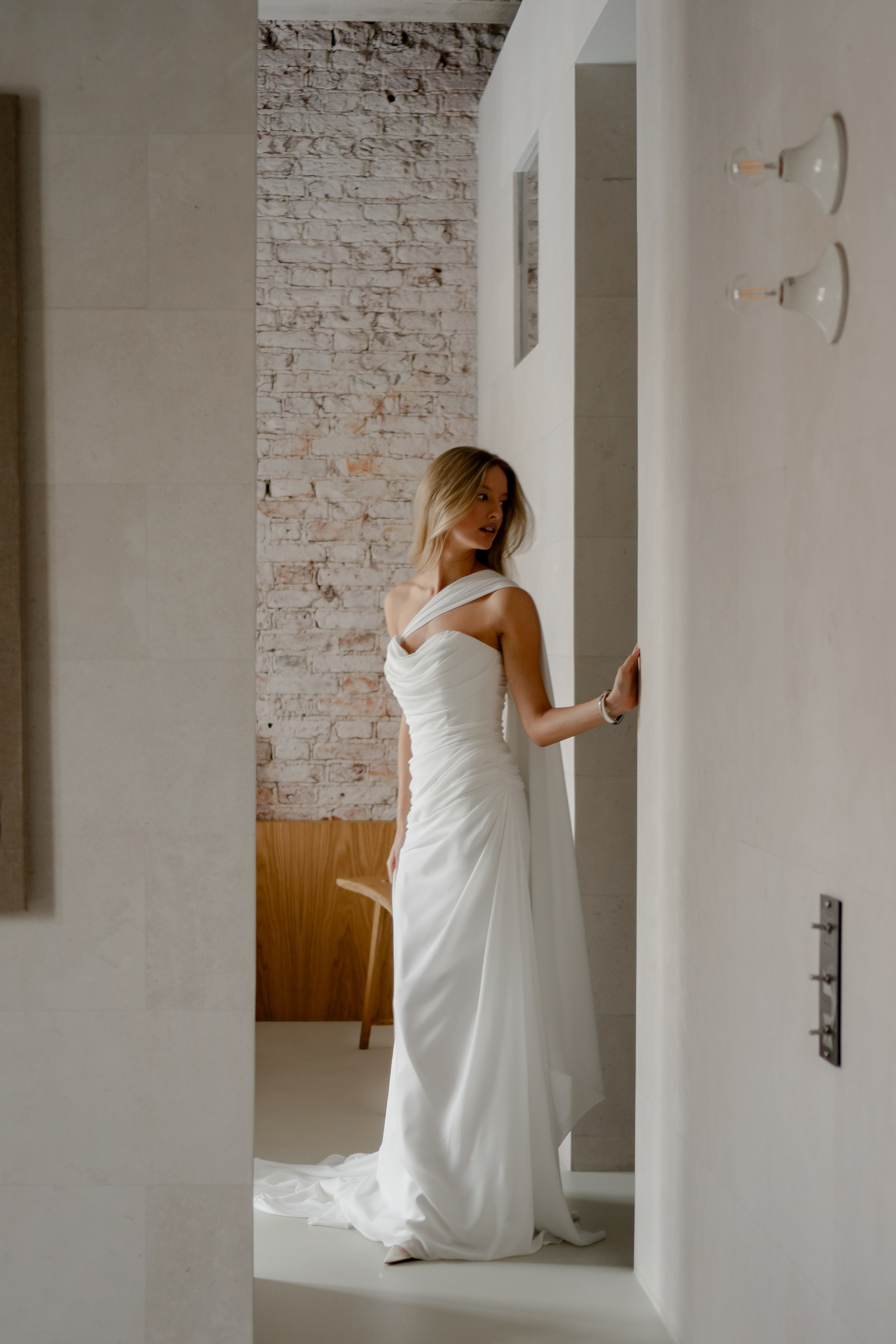 ЭЛЕГАНТНАЯ СВАДБЕНАЯ СЬЕМКА ЖЕНИХА И НЕВЕСТЫ В ДОРОГОМ ОТЕЛЕ САНКТ-ПЕТЕРБУРГА. Профессиональный фотограф, Санкт-Петербург — Виктория Богомолова