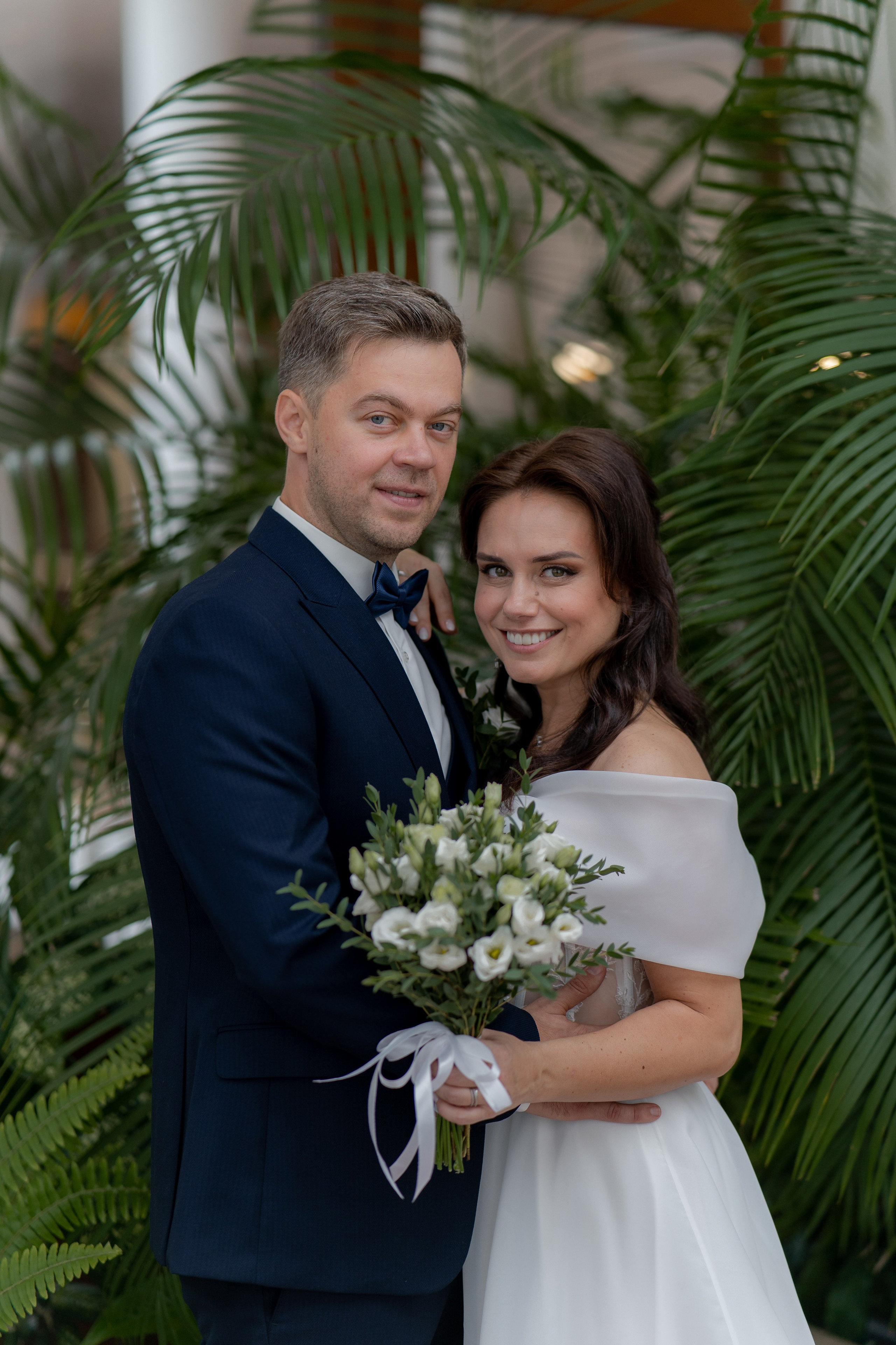 жених и невеста из шоу четыре свадьбы в загсе приморского района