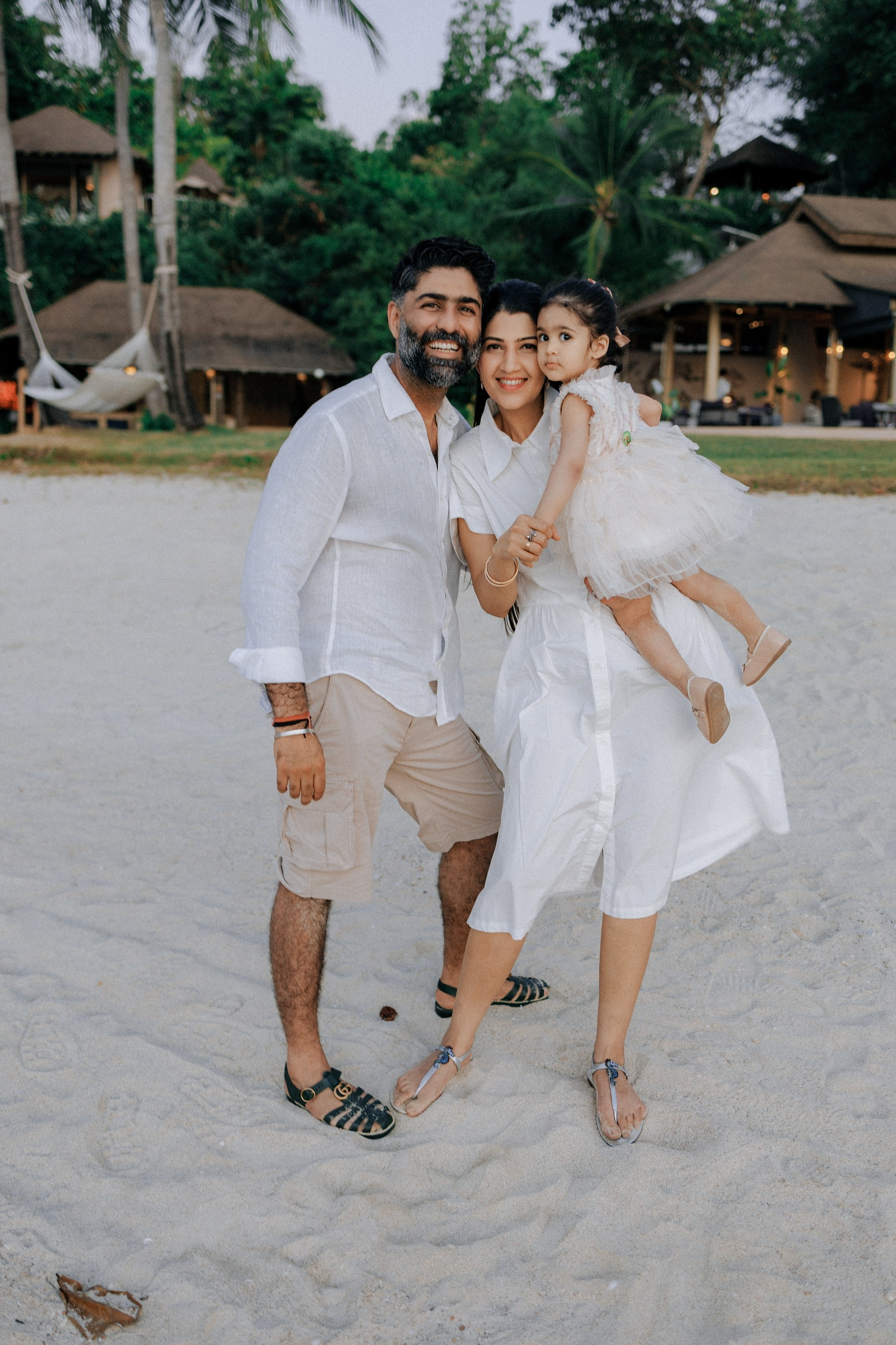 Family photoshoot in Phuket, Thailand. Fedor Lemeshko — Destination Wedding and Family Lifestyle photographer