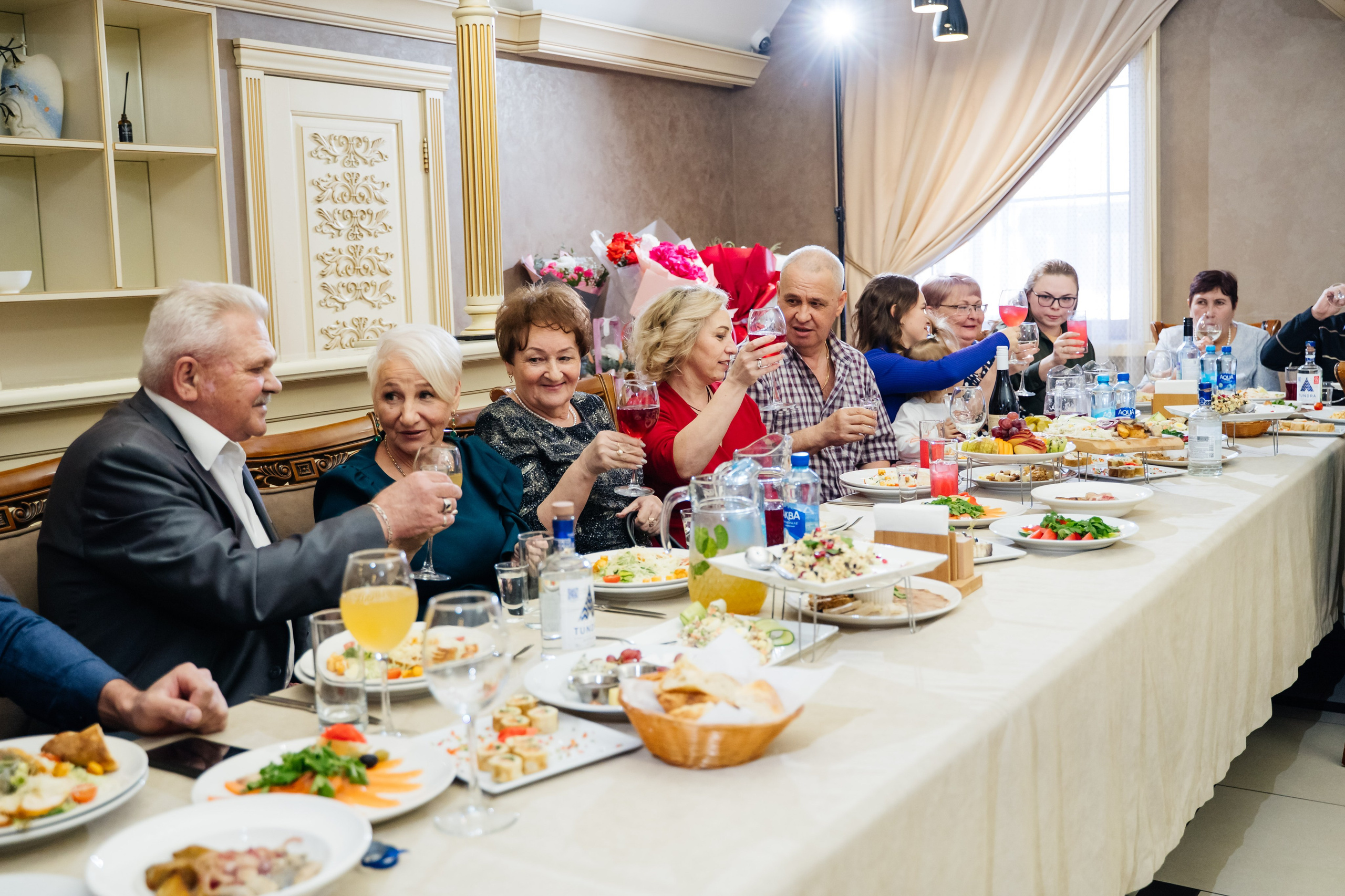 День рождения Людмилы. Видеограф и Фотограф в Челябинске Ксения и Владимир Рюмины