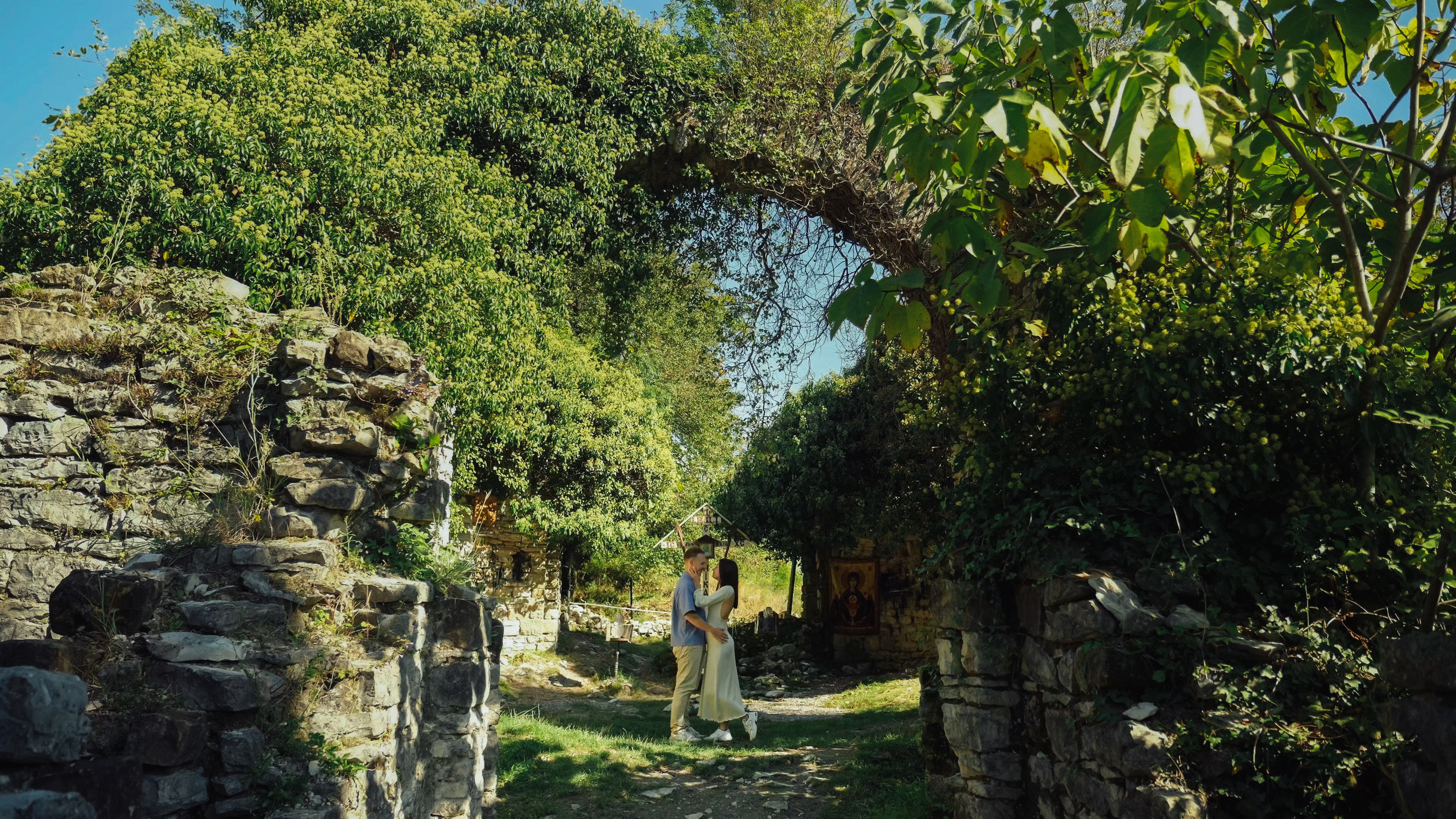 Две Здезды — Храм 19 века. Свадебный Видеограф Фотограф в Сочи