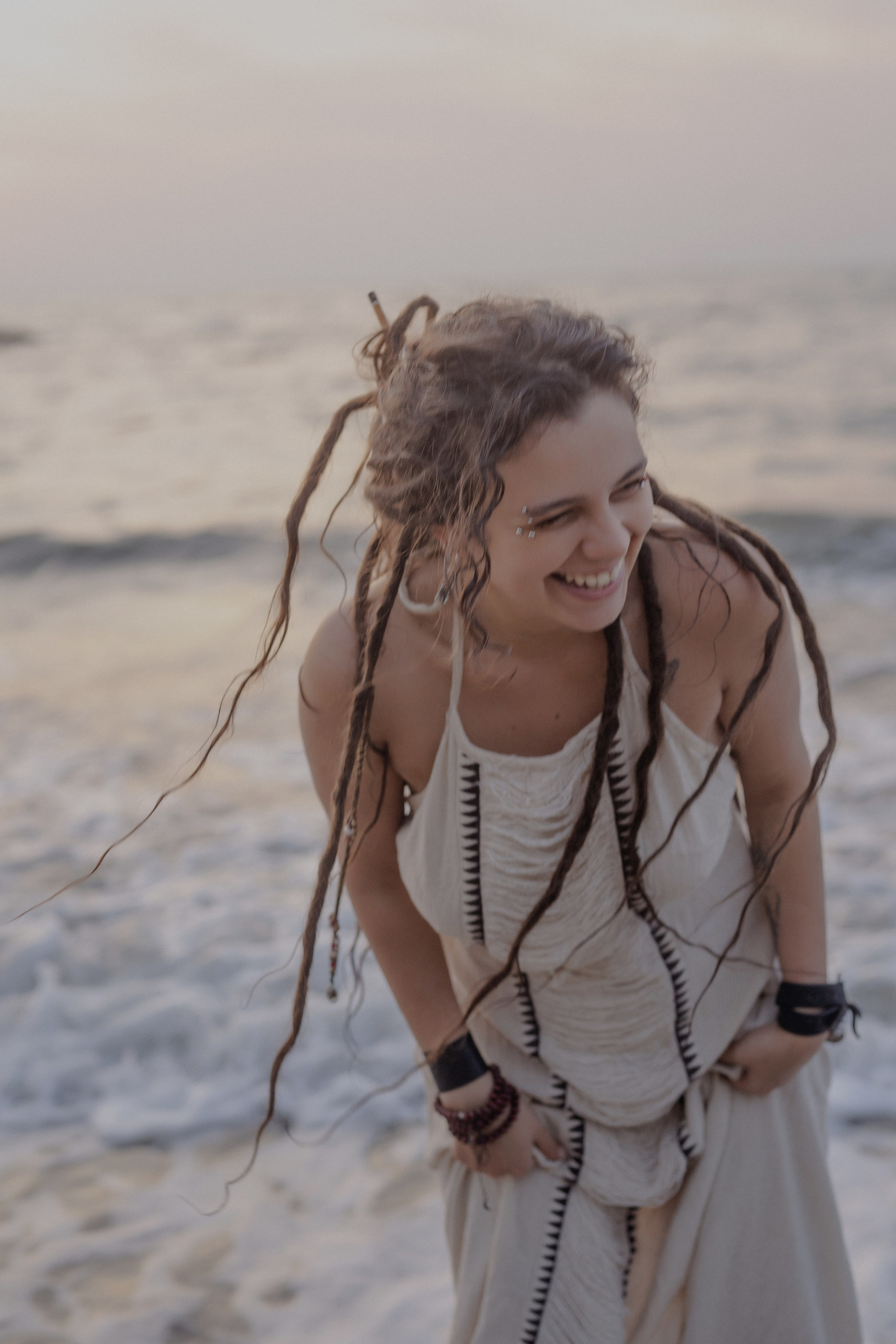 Ксения и море. Фотограф Аля Овчарова