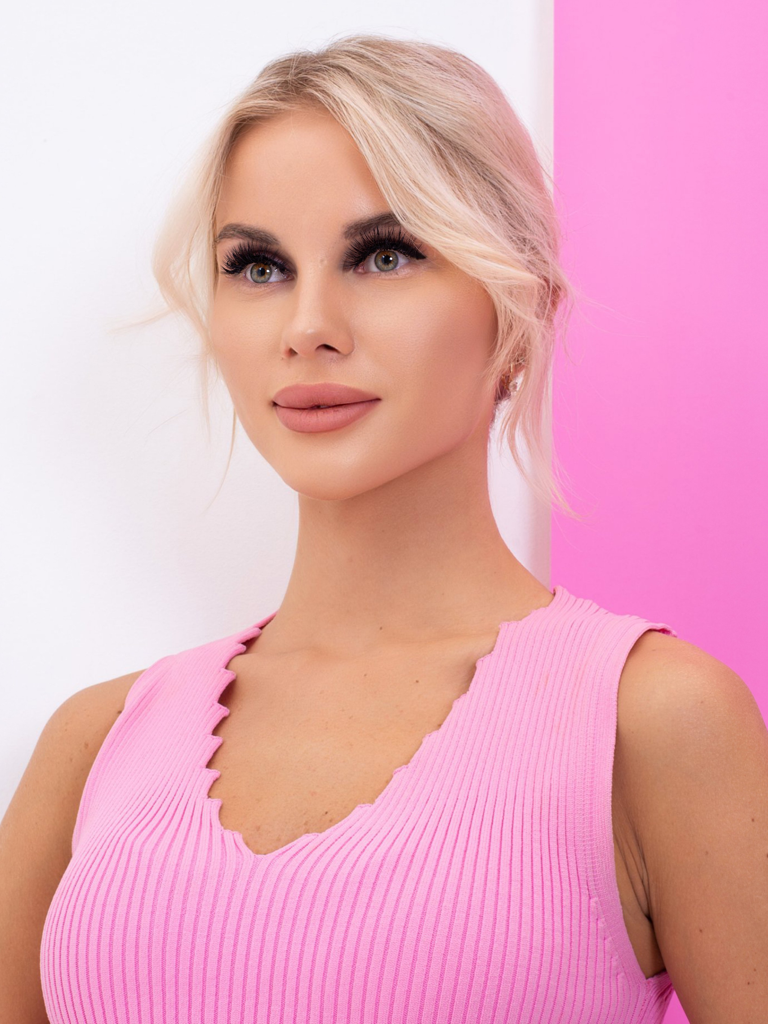 Валентина — модель для маркетплейсов. ТМ Продакшн — Съемка для маркетплейсов в Москве