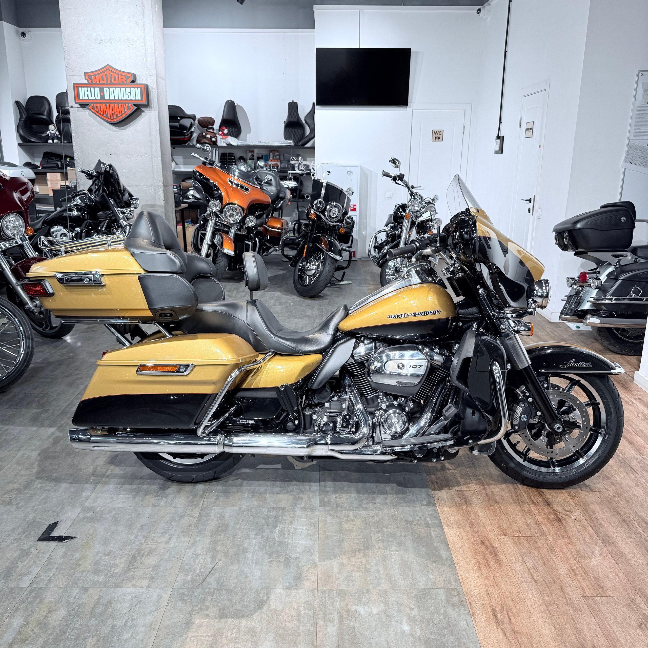 2017 Elеctra Glide Ultra Limited 107 Вlасk Hills Gold. Hello Davidson, Москва. Только хорошие мотоциклы…