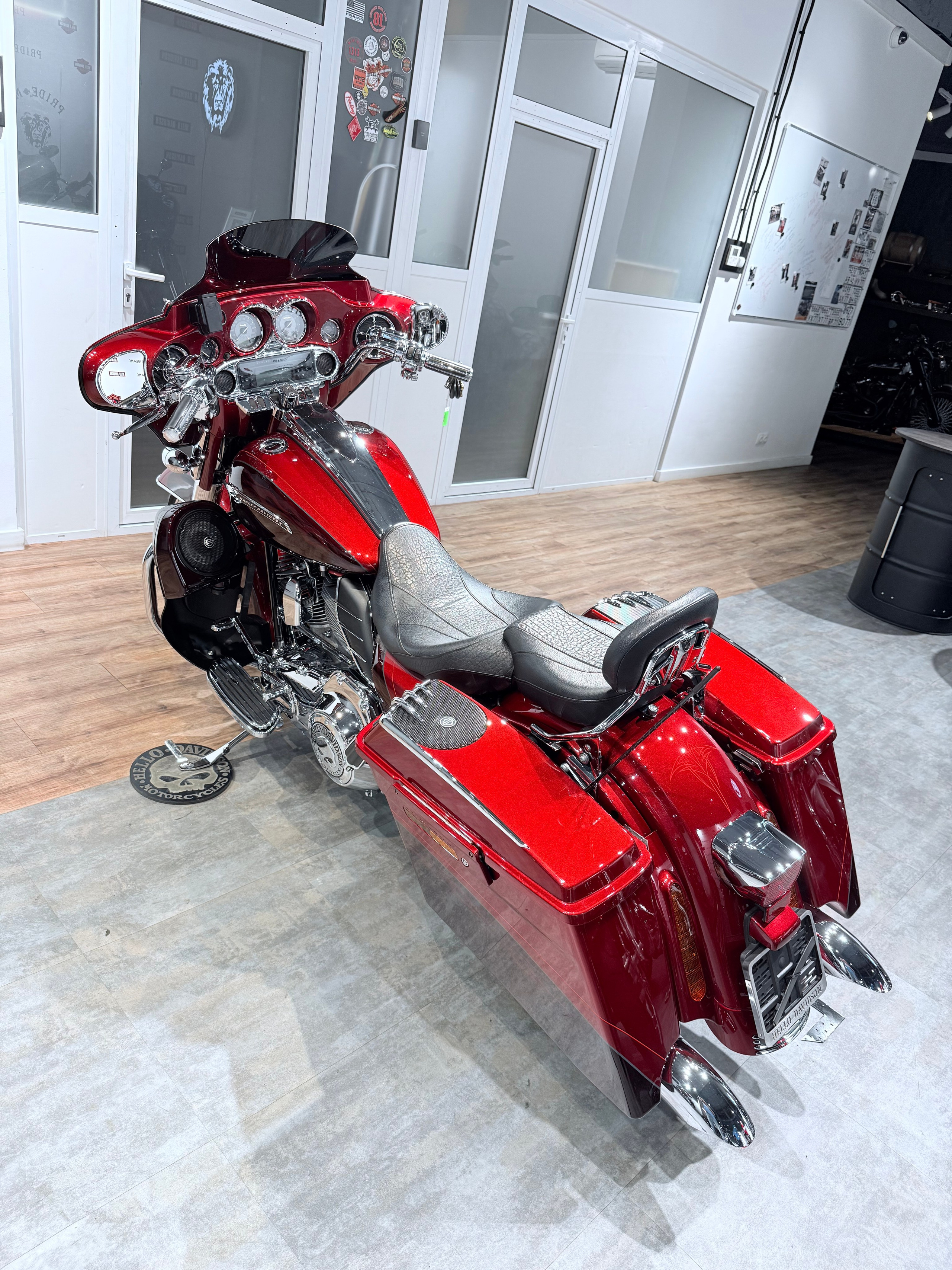 CVO Street Glide (Ruby Red). Hello Davidson, Москва. Только хорошие мотоциклы…