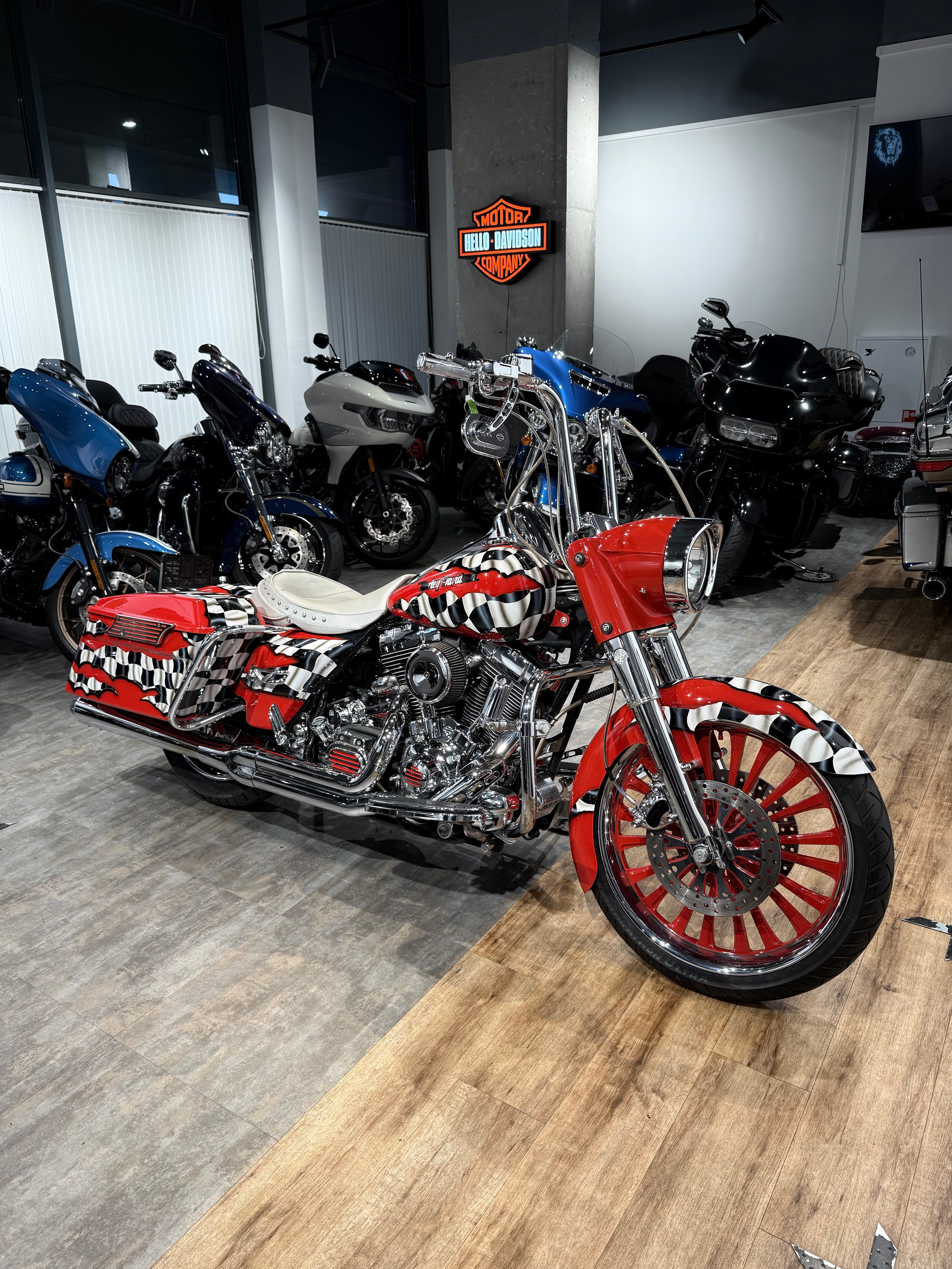 Road King (Elvis Presley). Hello Davidson, Москва. Только хорошие мотоциклы…