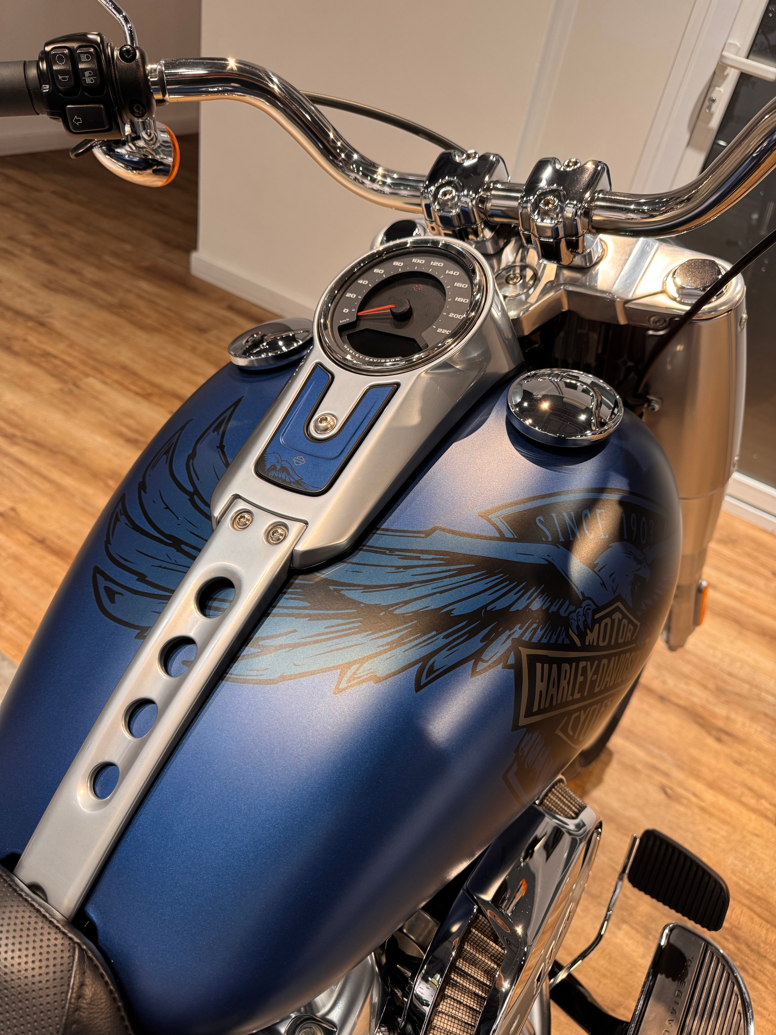 Harley Davidson Sportster 114 FAT BOY — купить мотоцикл. Hello Davidson, Москва. Только хорошие мотоциклы…