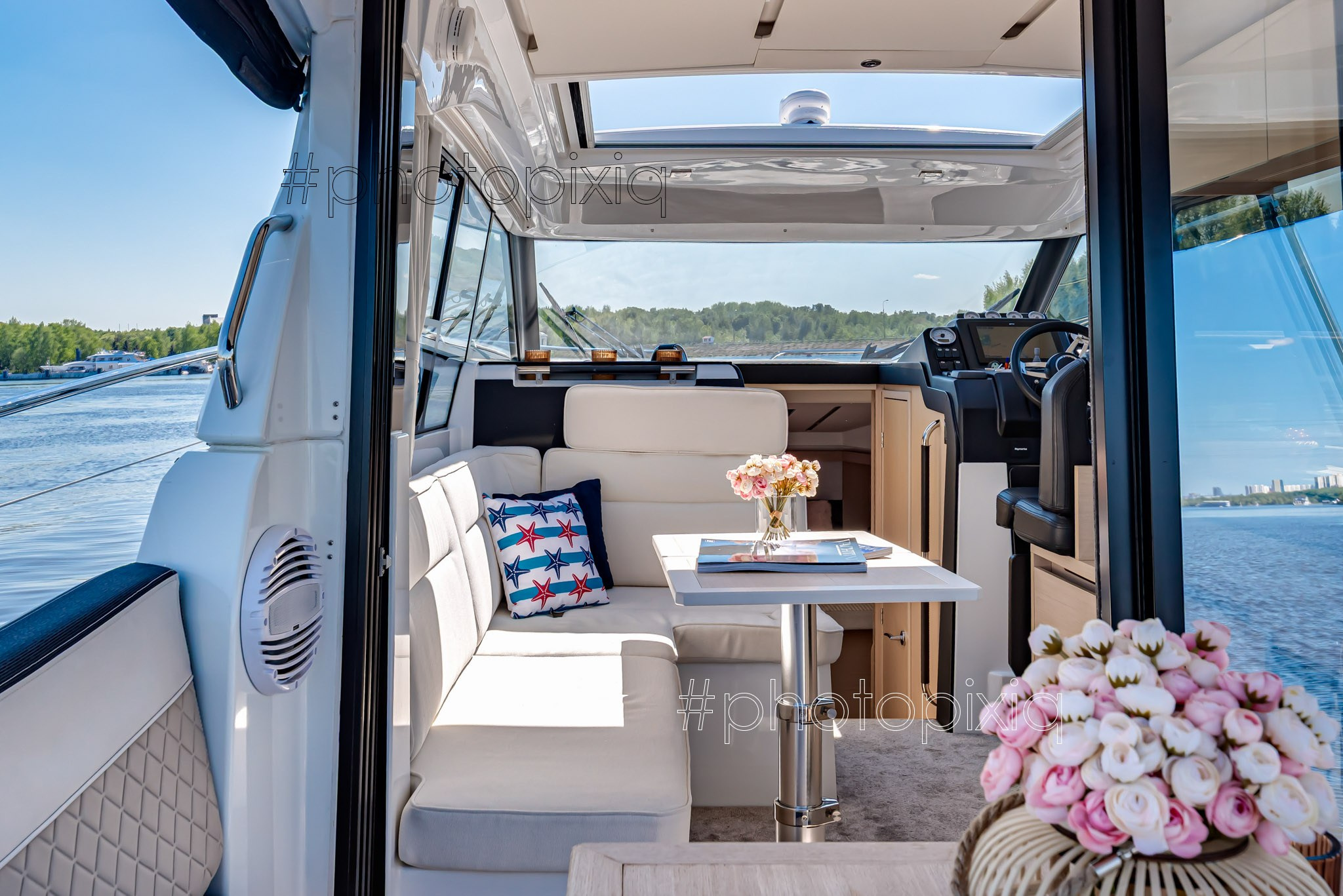 Фотосъёмка яхты Jeanneau NC 33 для брокера. Интерьерная съёмка и виртуальные туры — Интерьерный фотограф Кузнецов Сергей (photopixiq)