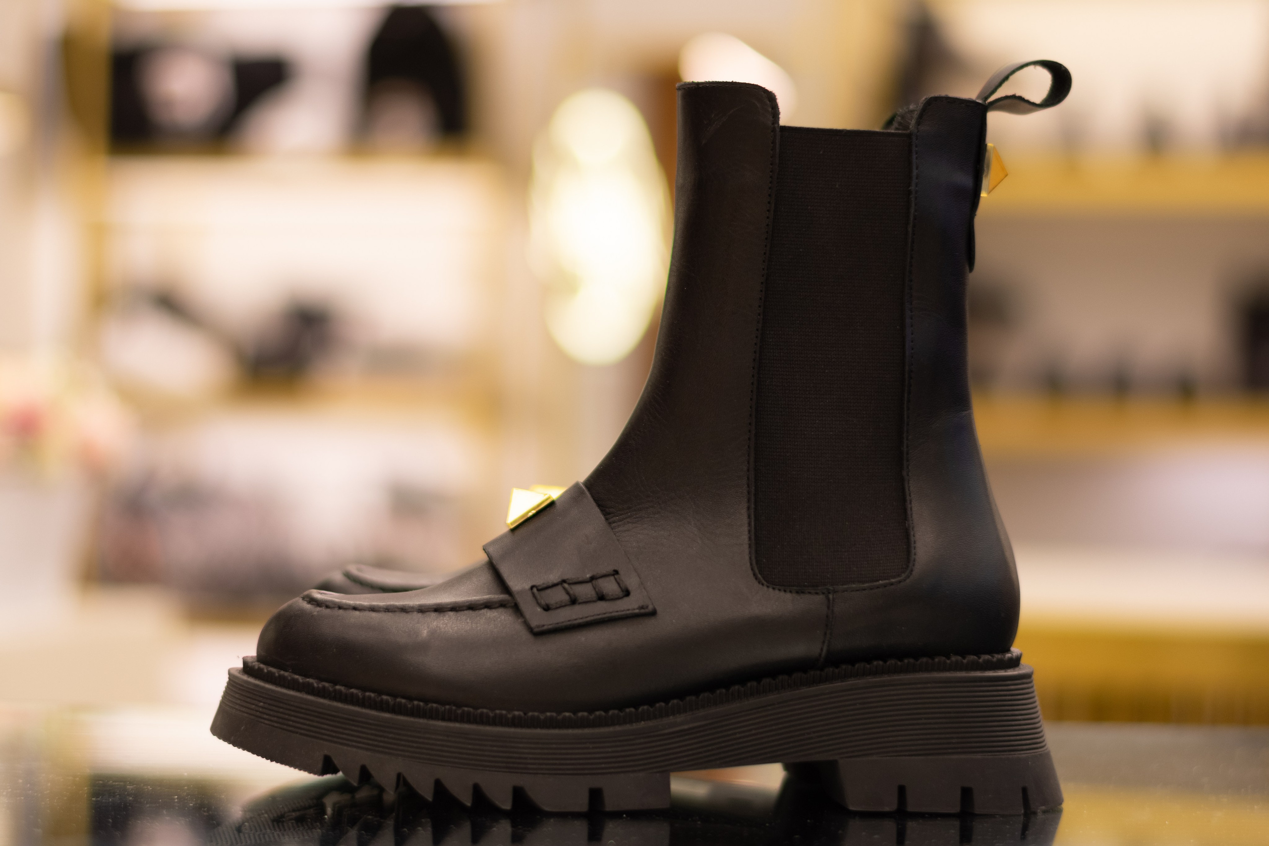 Для организаций. Предметная фотосессия для обувного магазина Capsula. Фотограф/видеограф Богдан Голованов