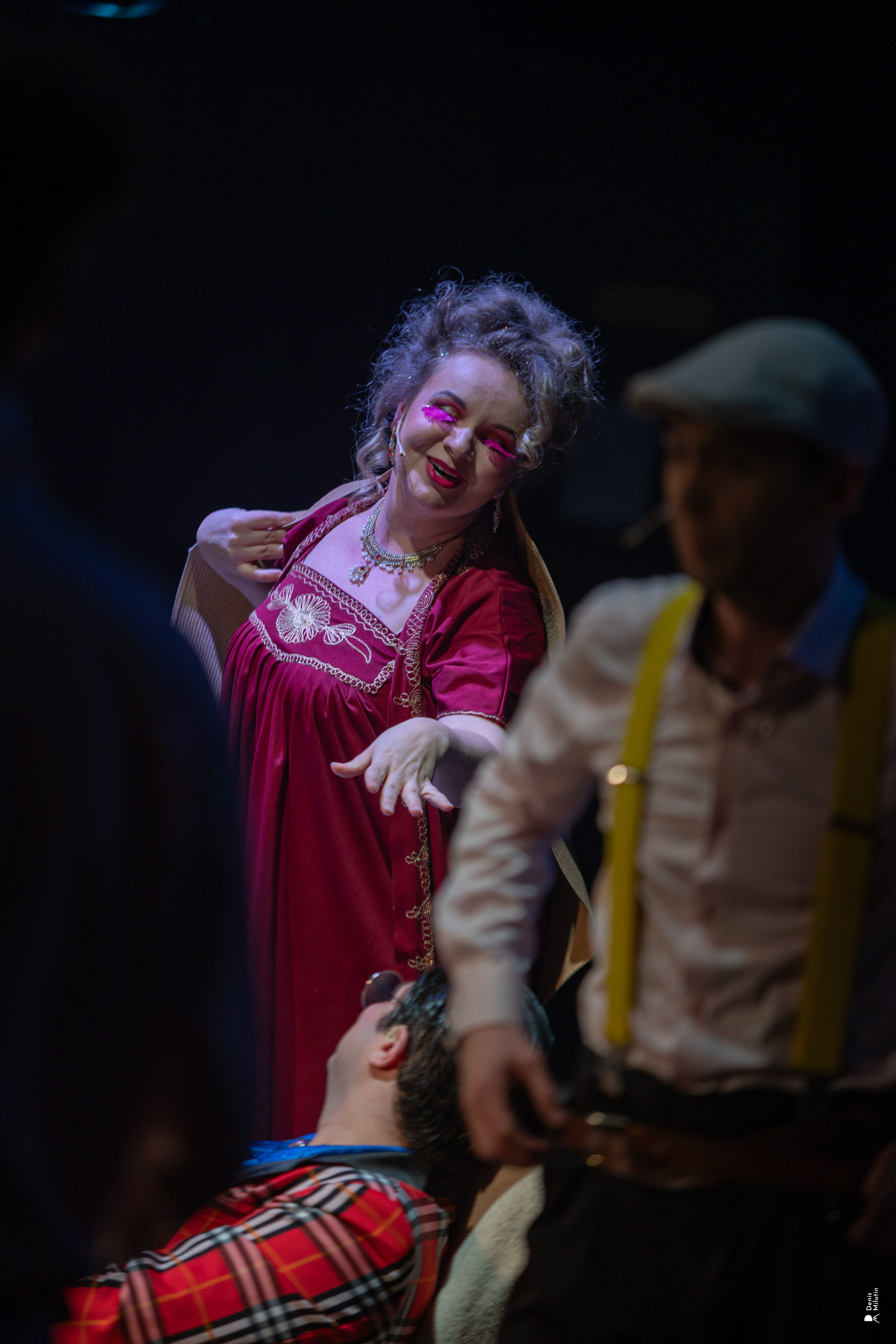 Онежская маска https://denismilutin.wfolio.pro/disk/onezhskaya-maska-petrozavodsk-28zxjw. Портретный фотограф Денис Милютин