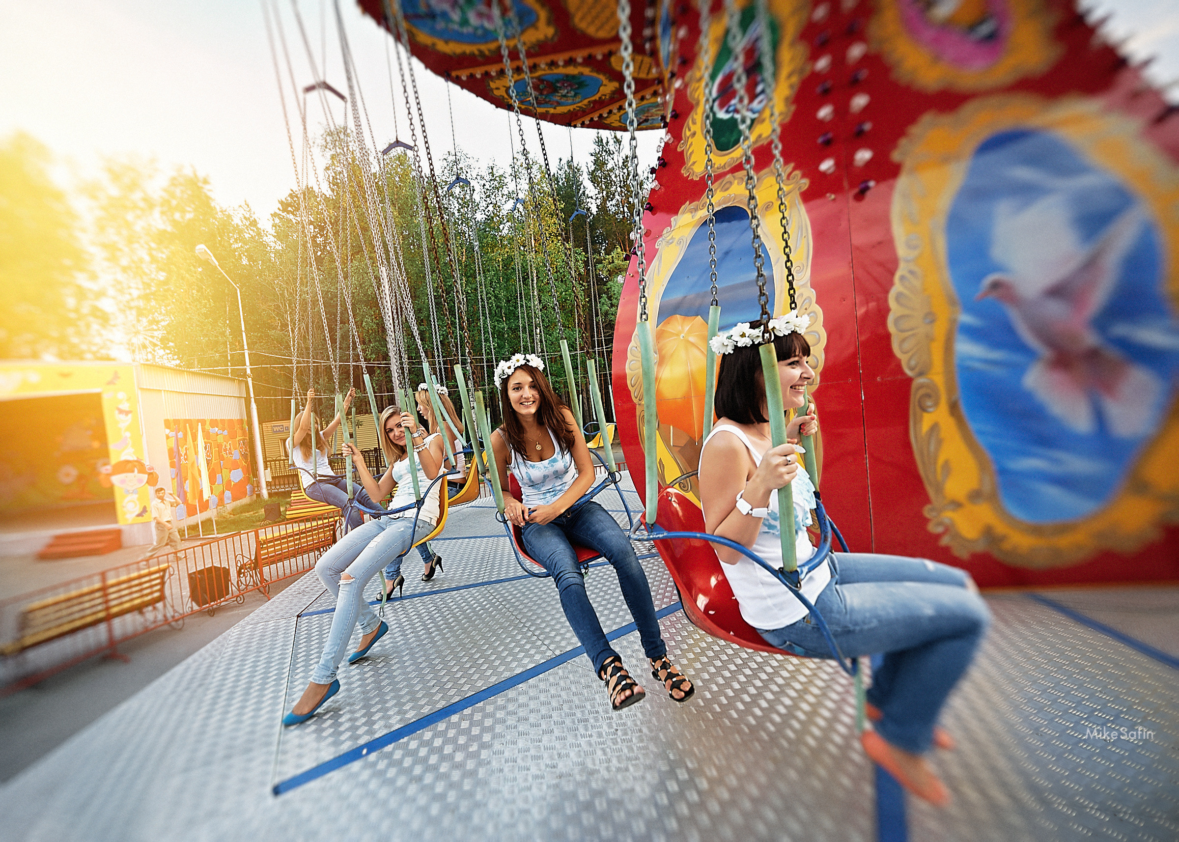 Позитивные фото с празднования весёлого девичника на природе в парке Сургута