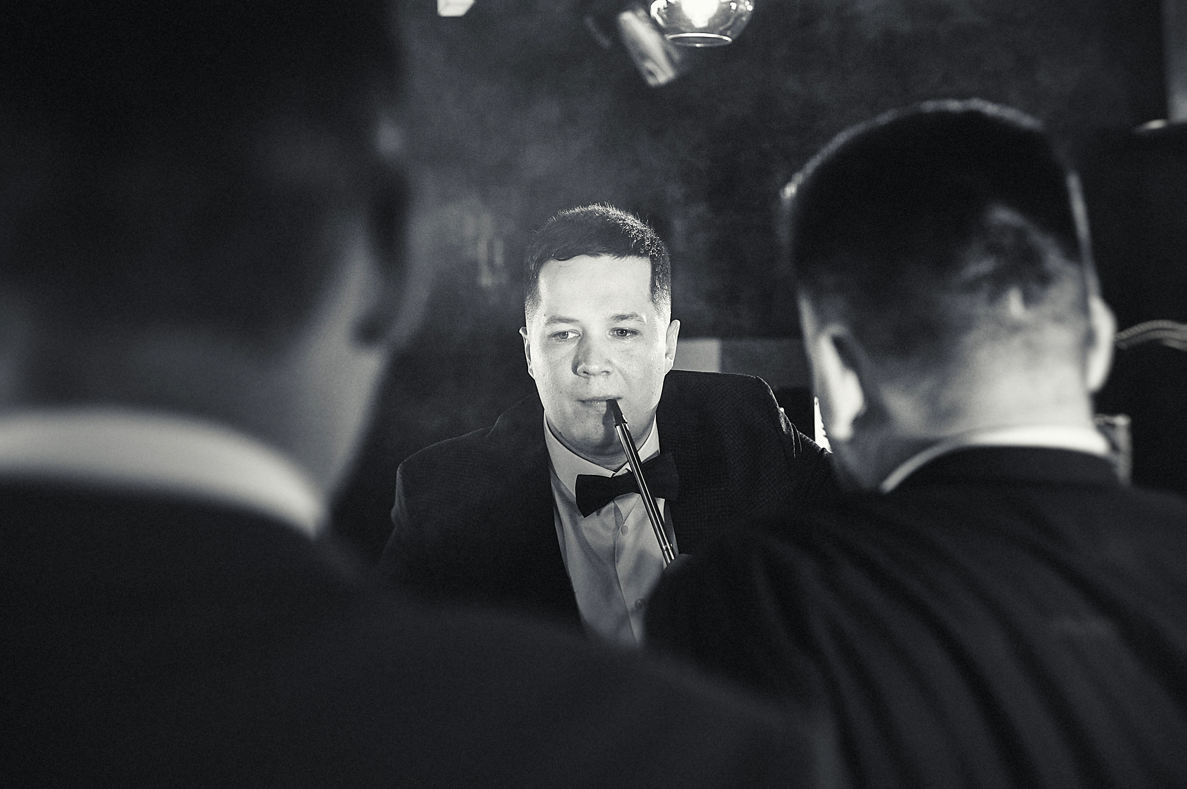 Сборы жениха в баре, пиво, кальян, друзья и хорошее настроение в фотографиях в Сургуте