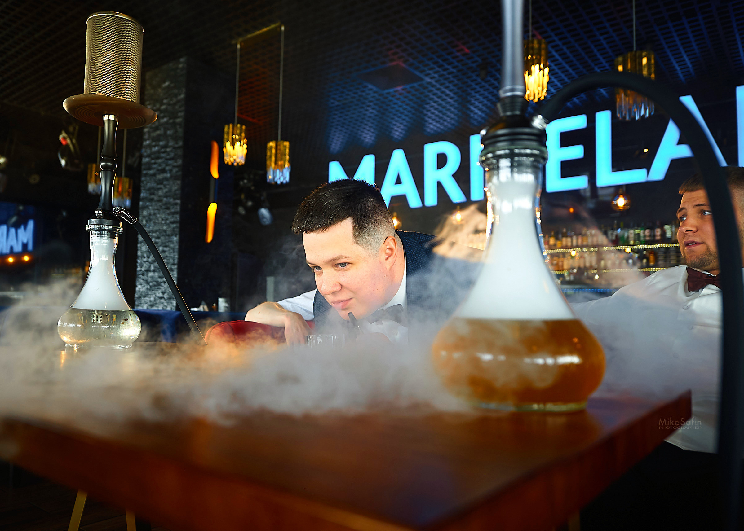 Сборы жениха в баре, пиво, кальян, друзья и хорошее настроение в фотографиях в Сургуте