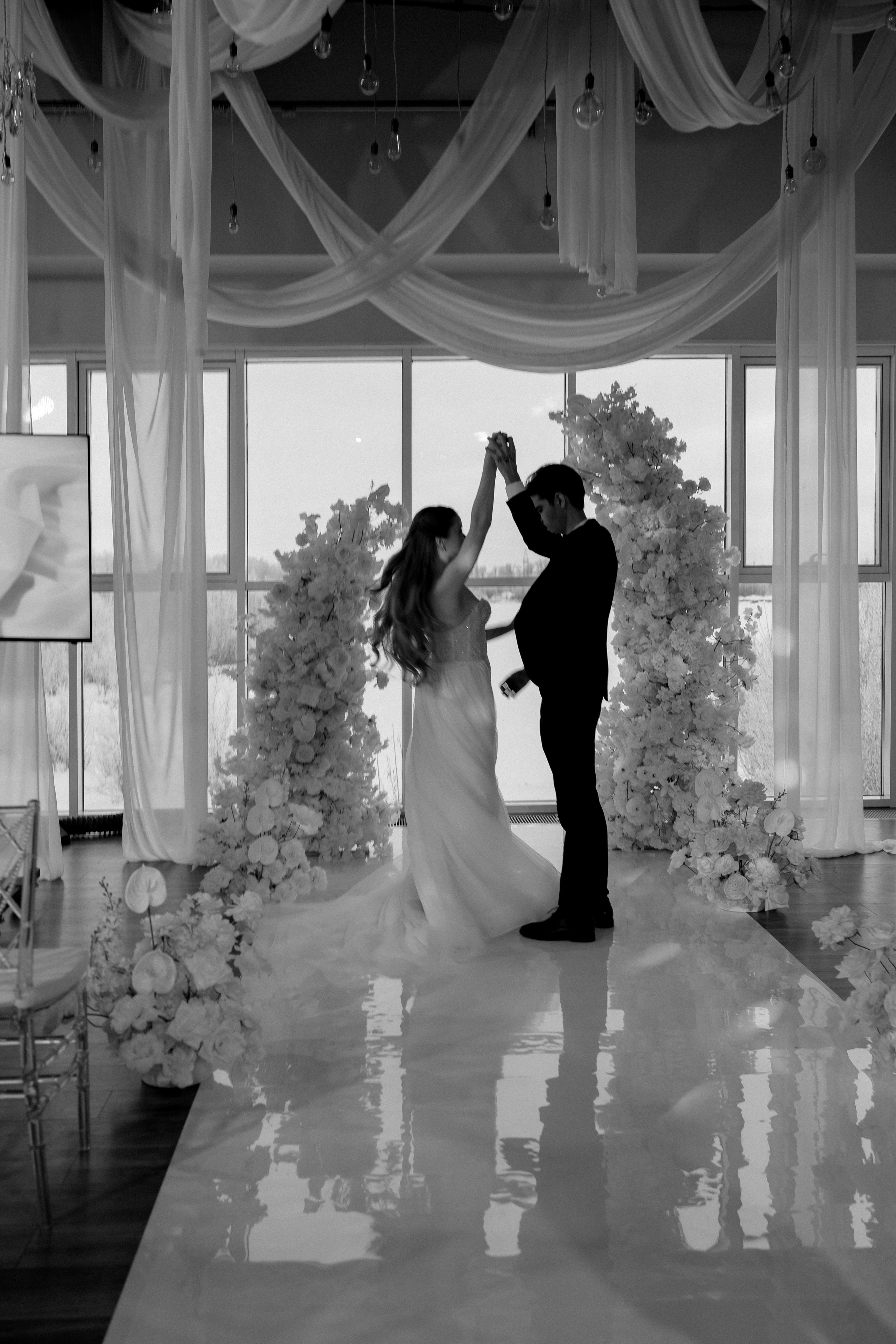 СВАДЕБНАЯ СЬЕМКА СБОРОВ В ОТЕЛЕ И ВЫЕЗД НА ЦЕРЕМОНИЮ (СНЯТО В СИБИРЕ В НИЖНЕВАРТОВСКЕ). Профессиональный фотограф, Санкт-Петербург — Виктория Богомолова