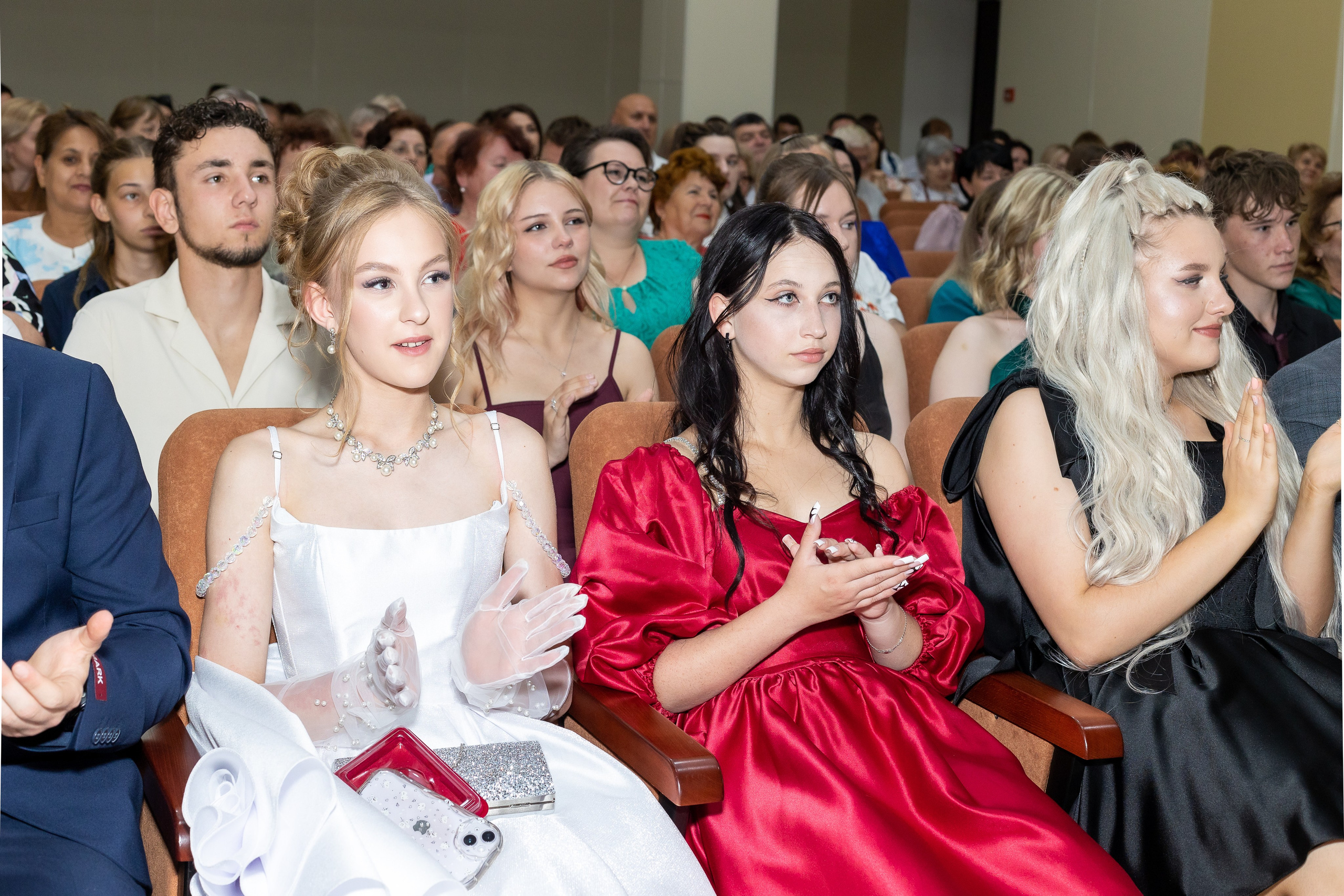 Вручение аттестата 2025. Выпускные альбомы Майкоп, Краснодар Елена Золотарева