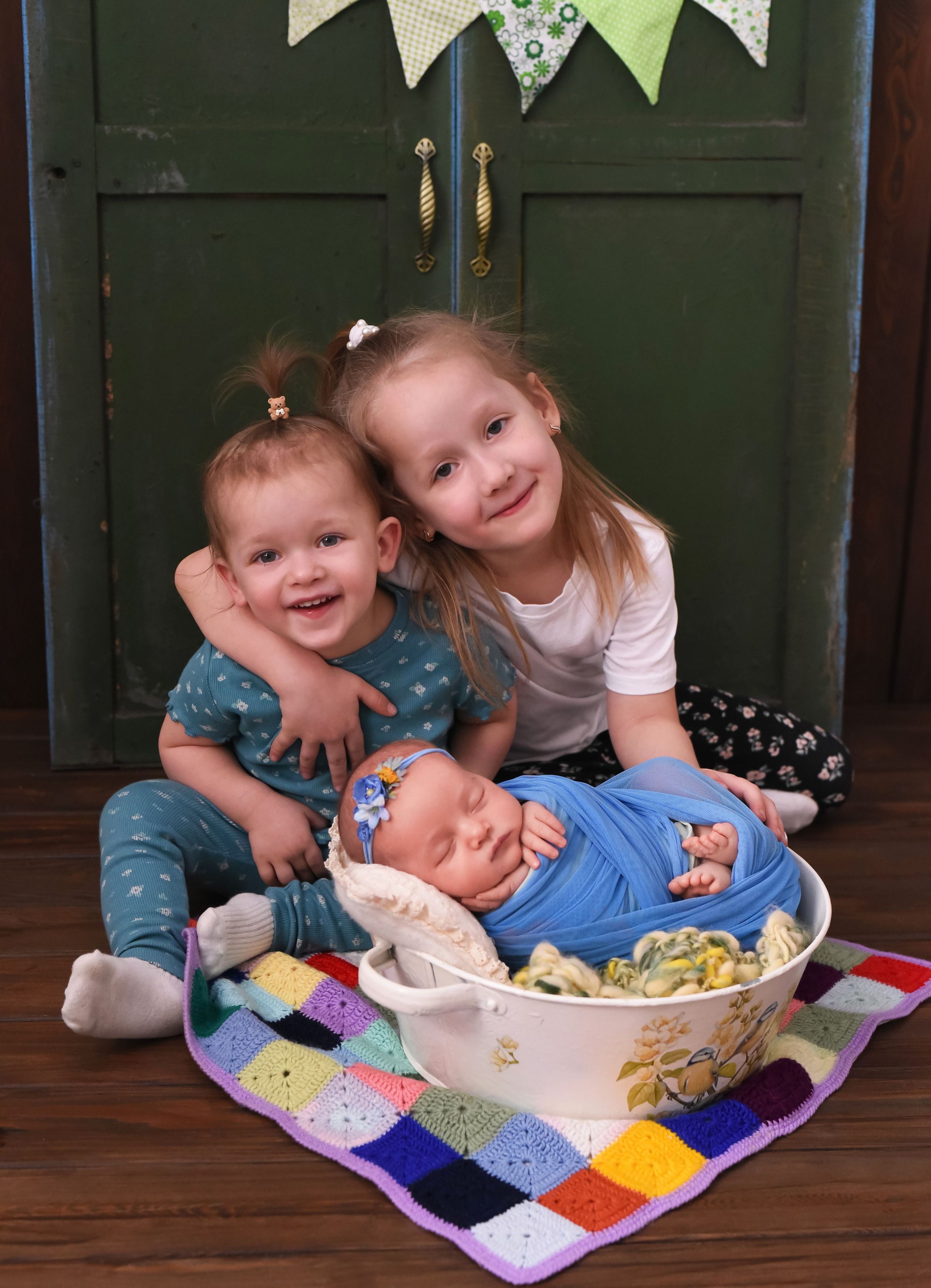 Новорожденные малыши. Детский и семейный Фотограф г. Красноярск