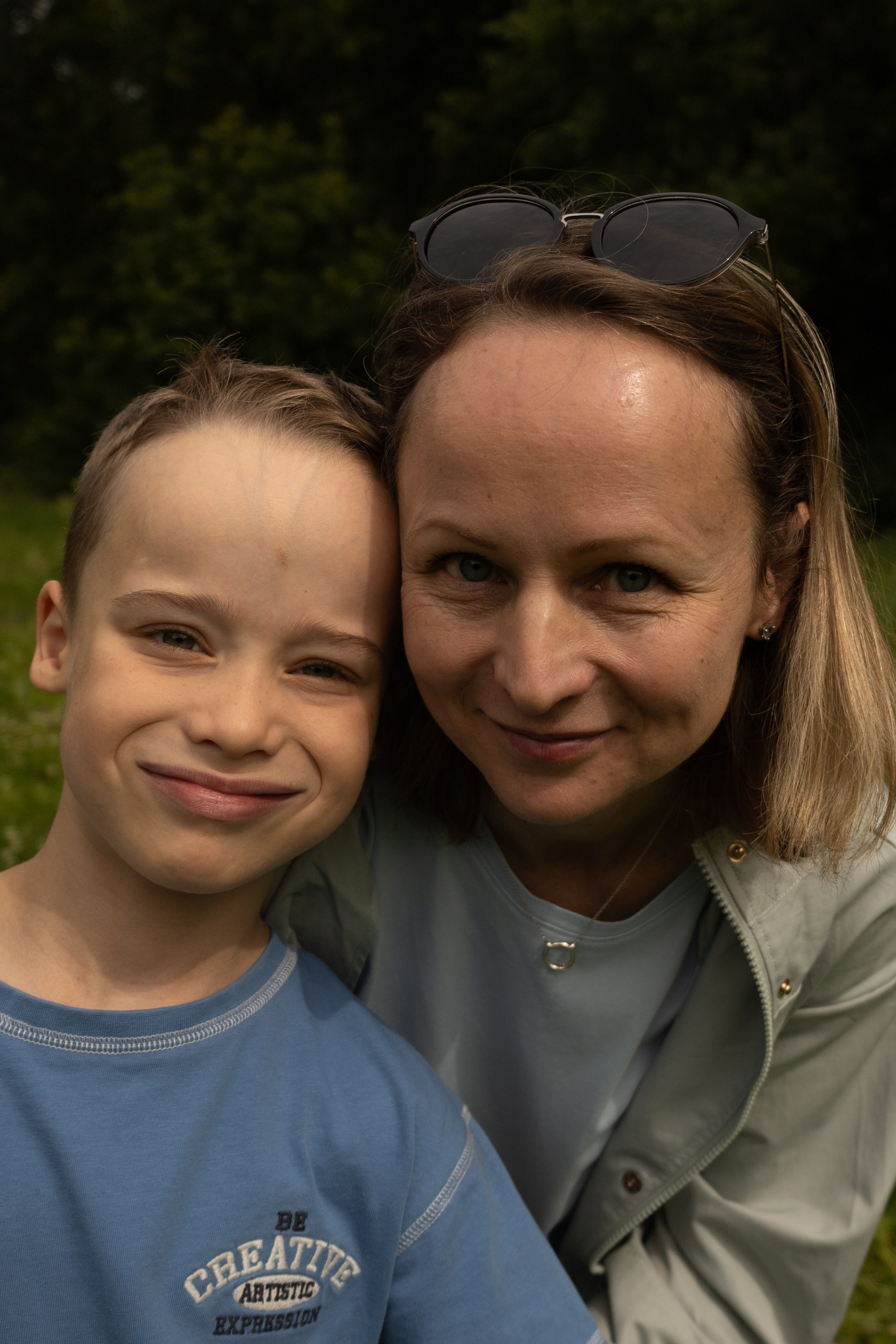 Фотосессия с ребенком и собакой в парке. Фотограф-анималист в Москве Екатерина Тихонова