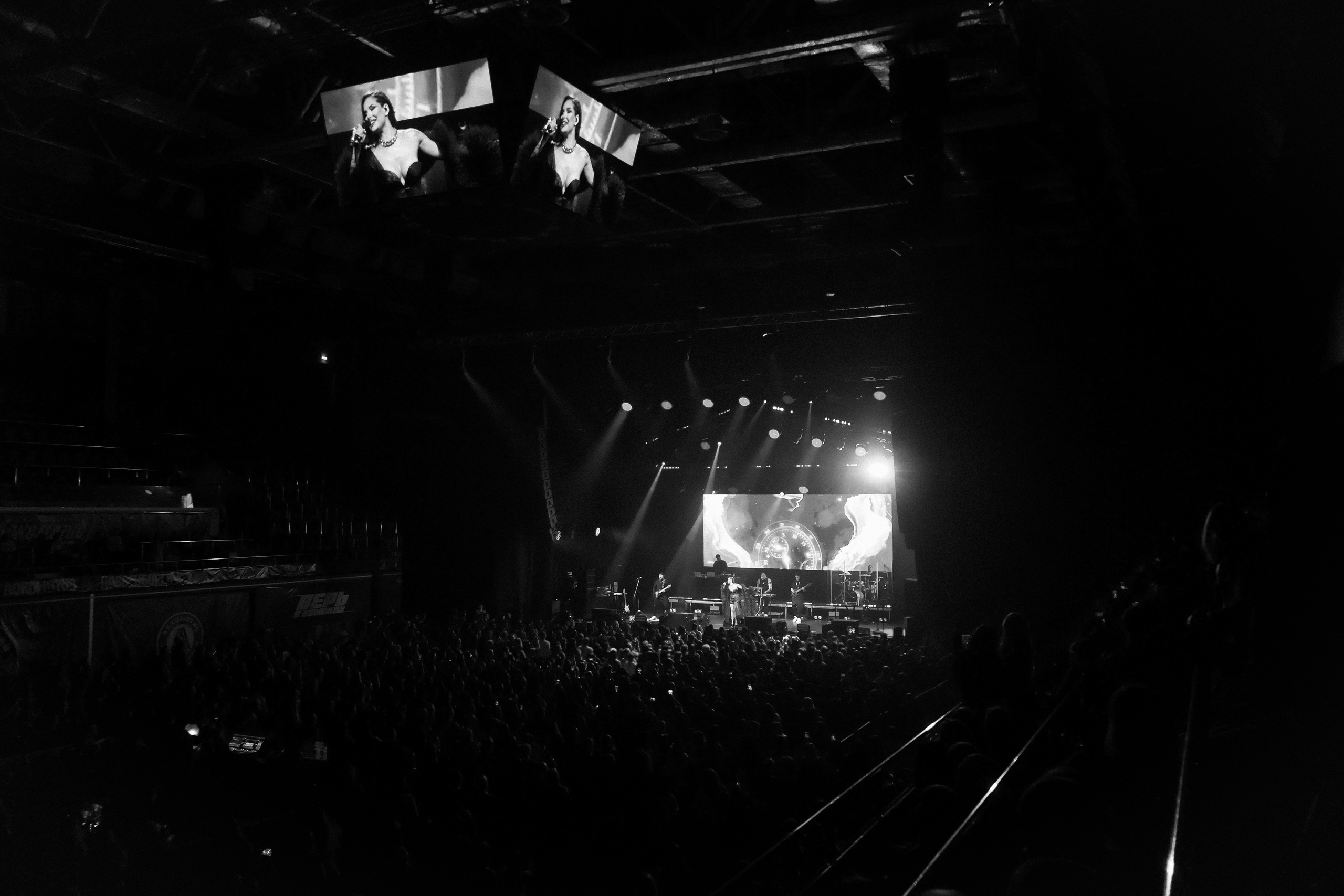 SEVILLE (солистка группы ARTIK & ASTI). Профессиональный фотограф в Новосибирске Белоновский Павел