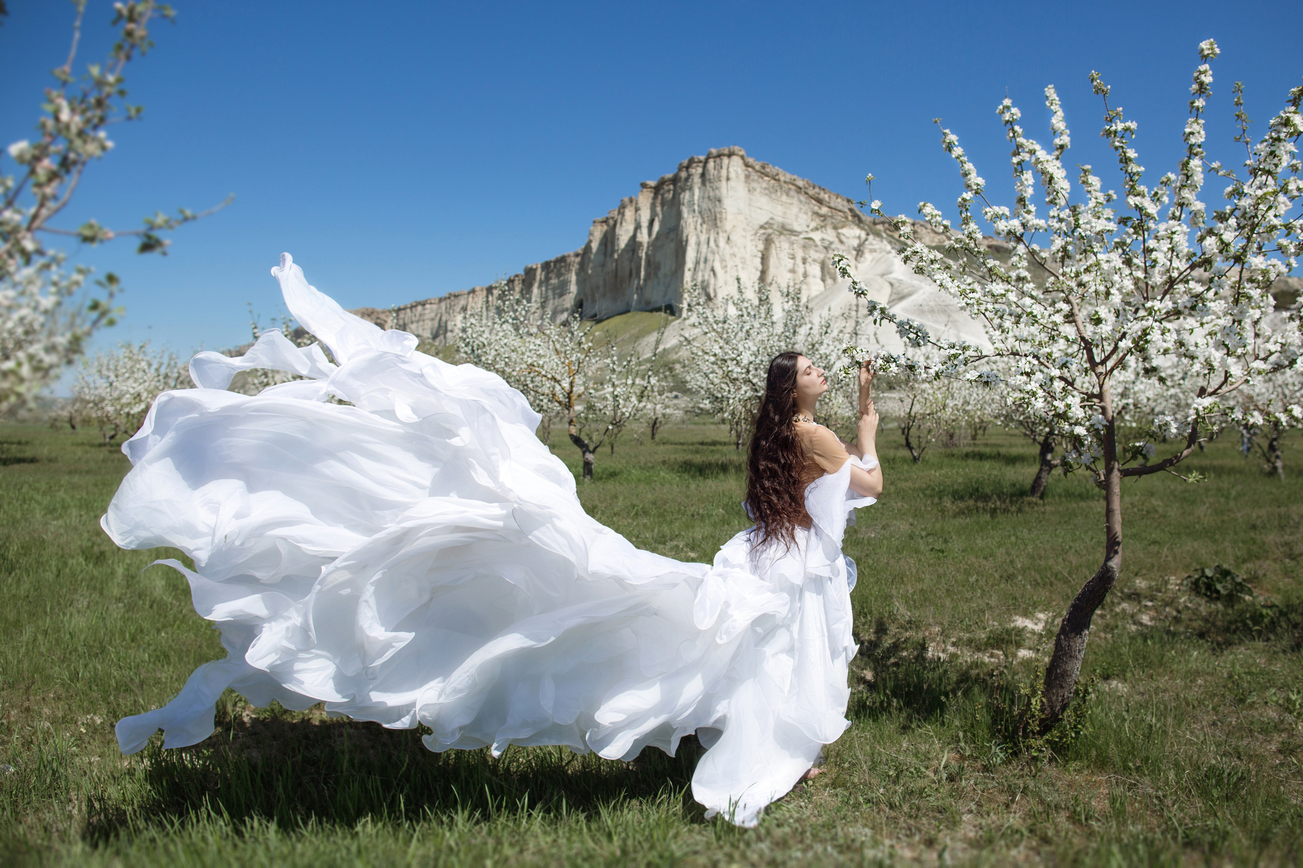 Фотосессия Людмилы в яблоневом саду. Фотограф Анапа, Краснодарский Край, Крым