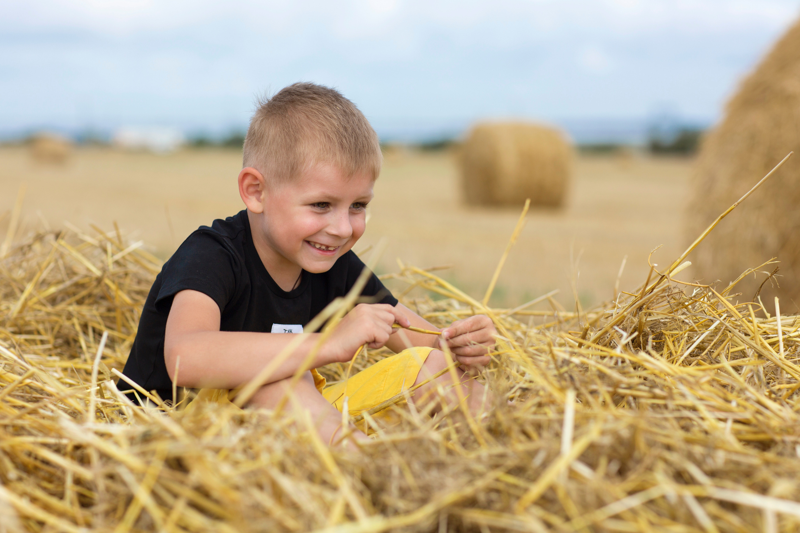 Сено, лето, мама, сын). Фотограф Анапа, Краснодарский Край, Крым