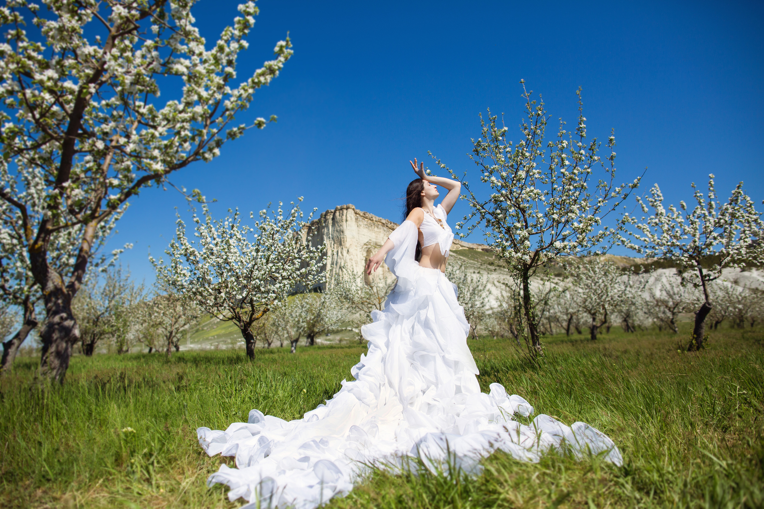 Фотосессия Людмилы в яблоневом саду. Фотограф Анапа, Краснодарский Край, Крым