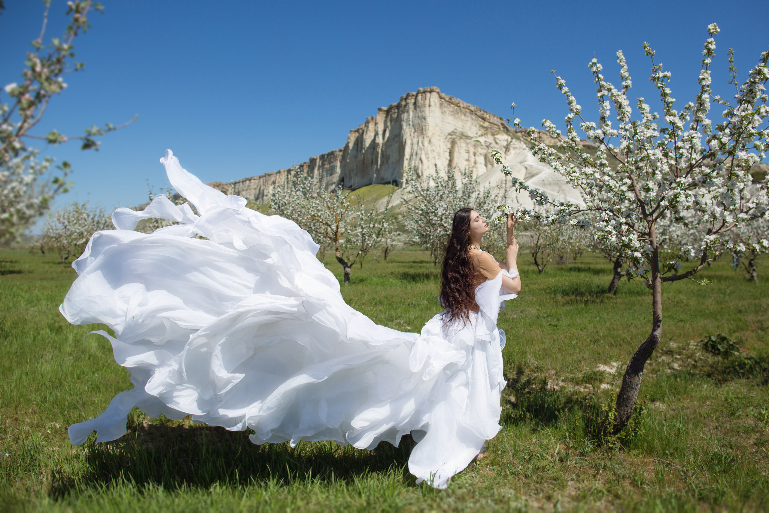 Фотосессия Людмилы в яблоневом саду. Фотограф Анапа, Краснодарский Край, Крым