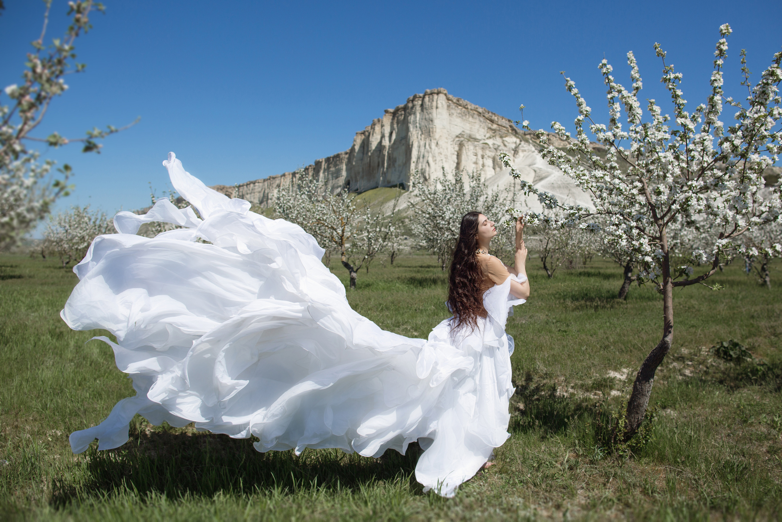 Фотосессия Людмилы в яблоневом саду. Фотограф Анапа, Краснодарский Край, Крым