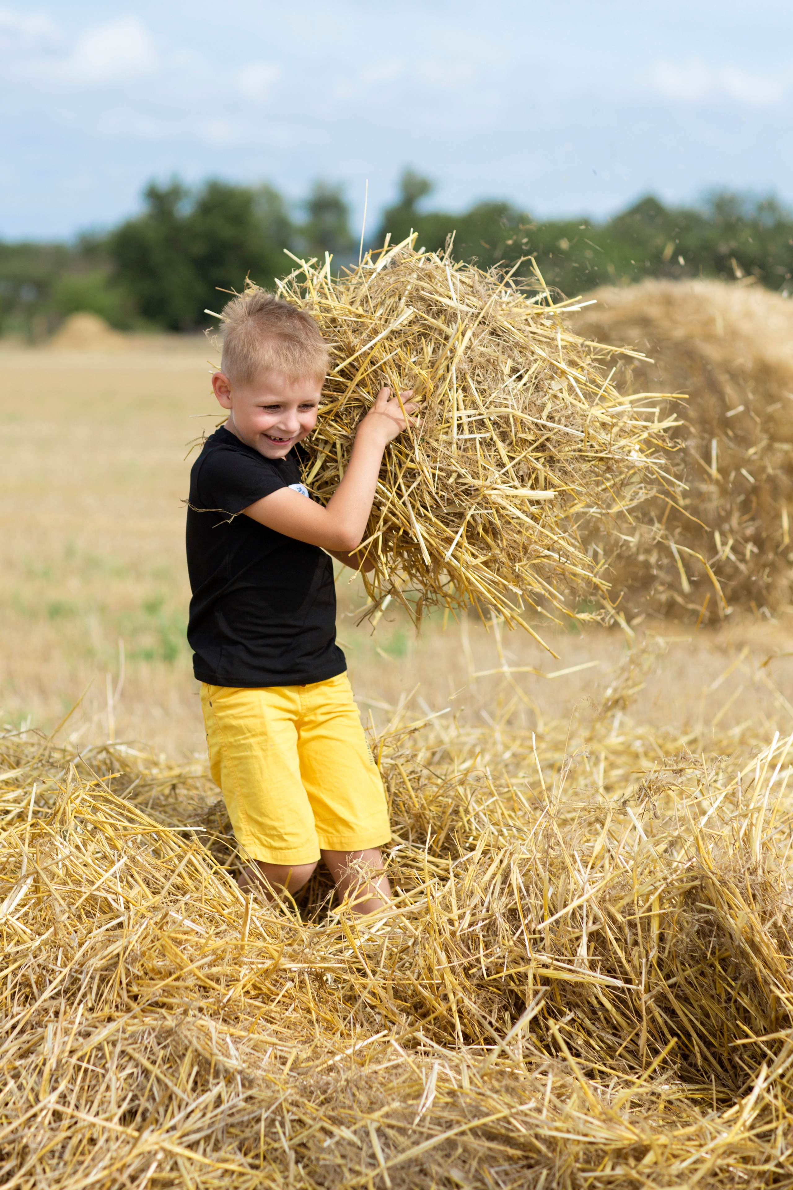 Сено, лето, мама, сын). Фотограф Анапа, Краснодарский Край, Крым