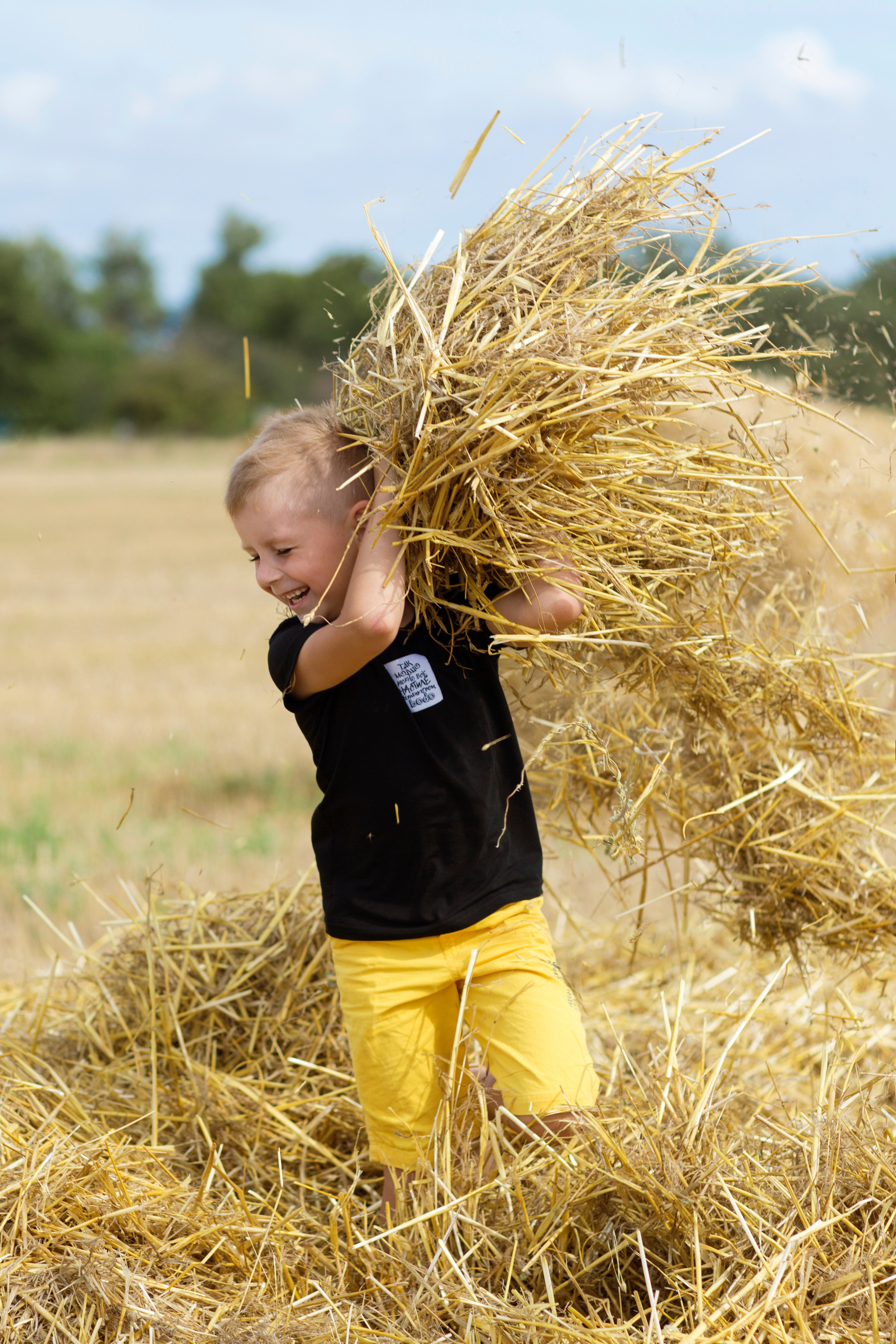 Сено, лето, мама, сын). Фотограф Анапа, Краснодарский Край, Крым