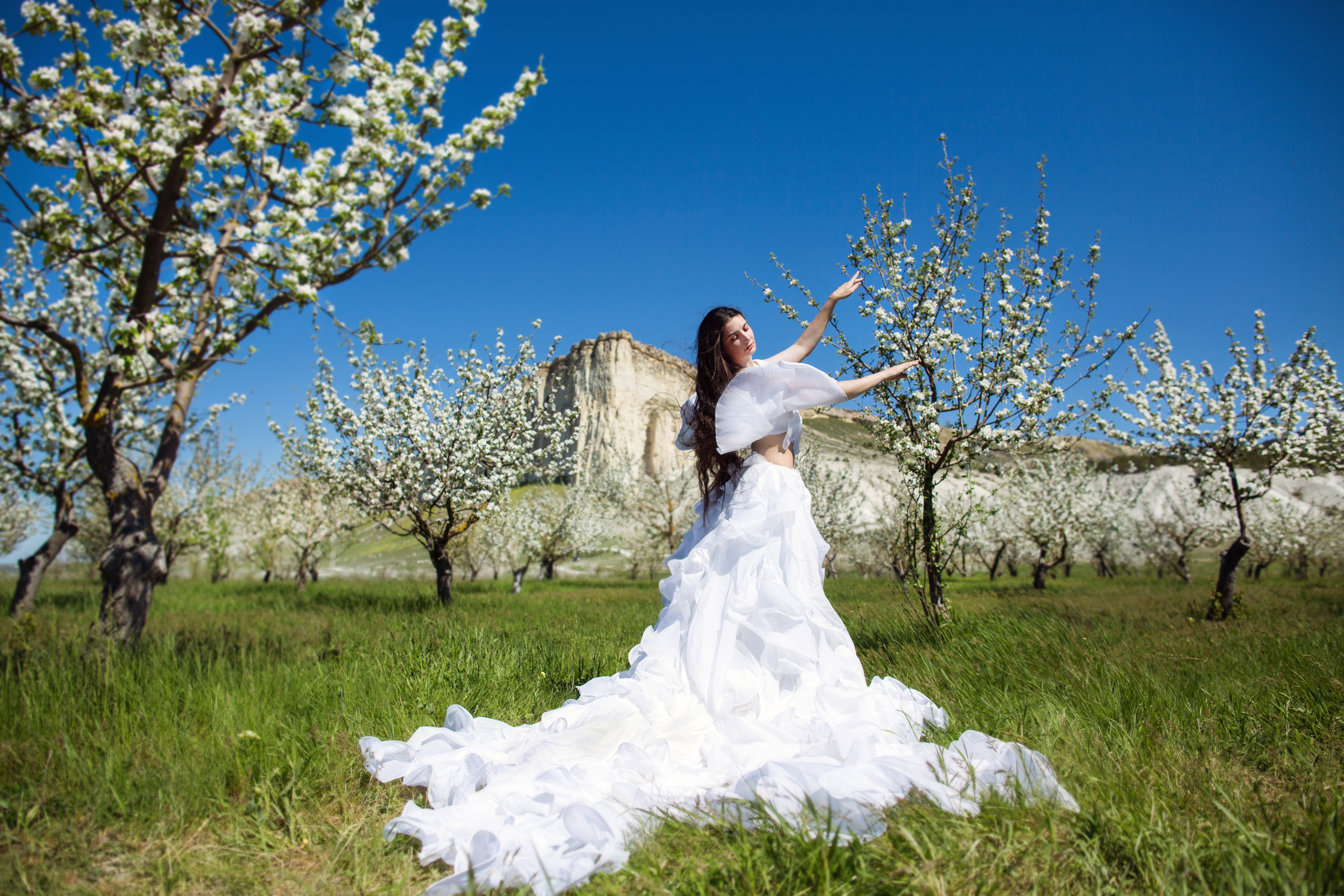 Фотосессия Людмилы в яблоневом саду. Фотограф Анапа, Краснодарский Край, Крым