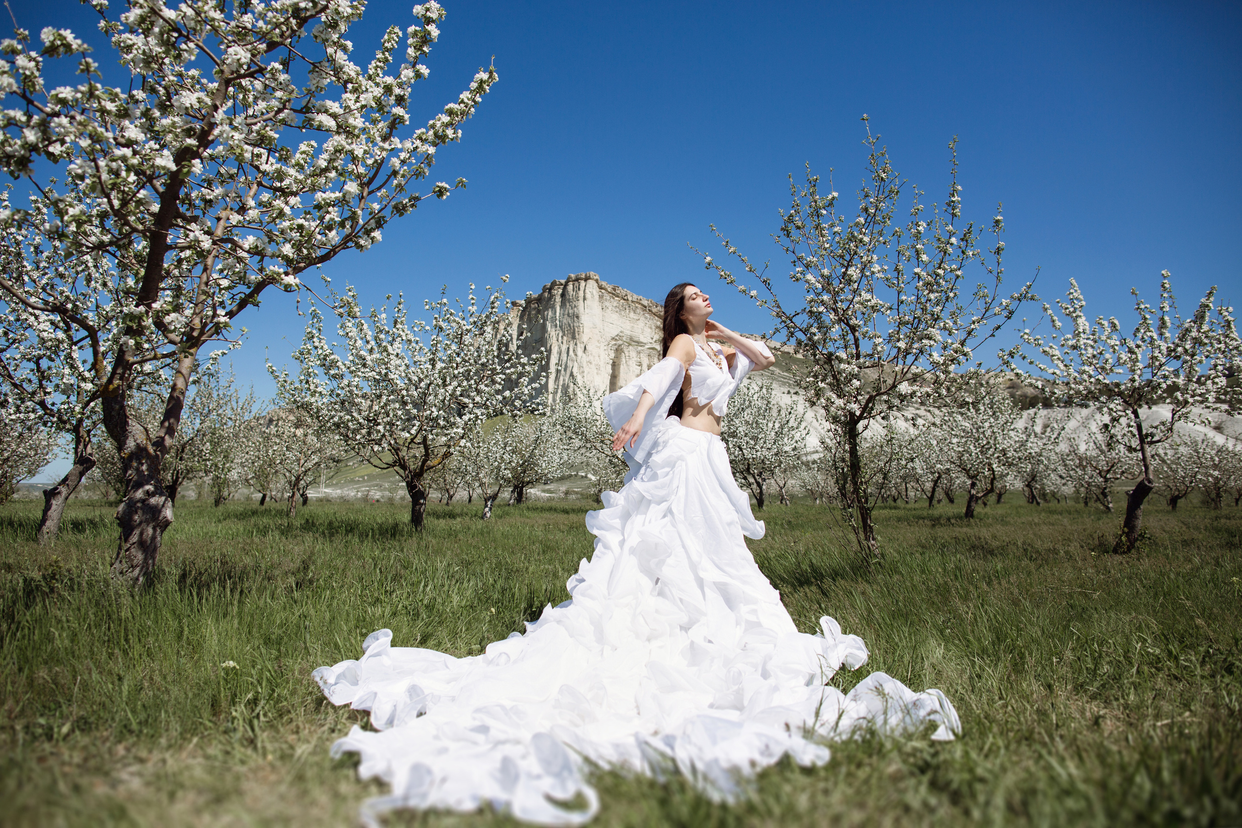 Фотосессия Людмилы в яблоневом саду. Фотограф Анапа, Краснодарский Край, Крым