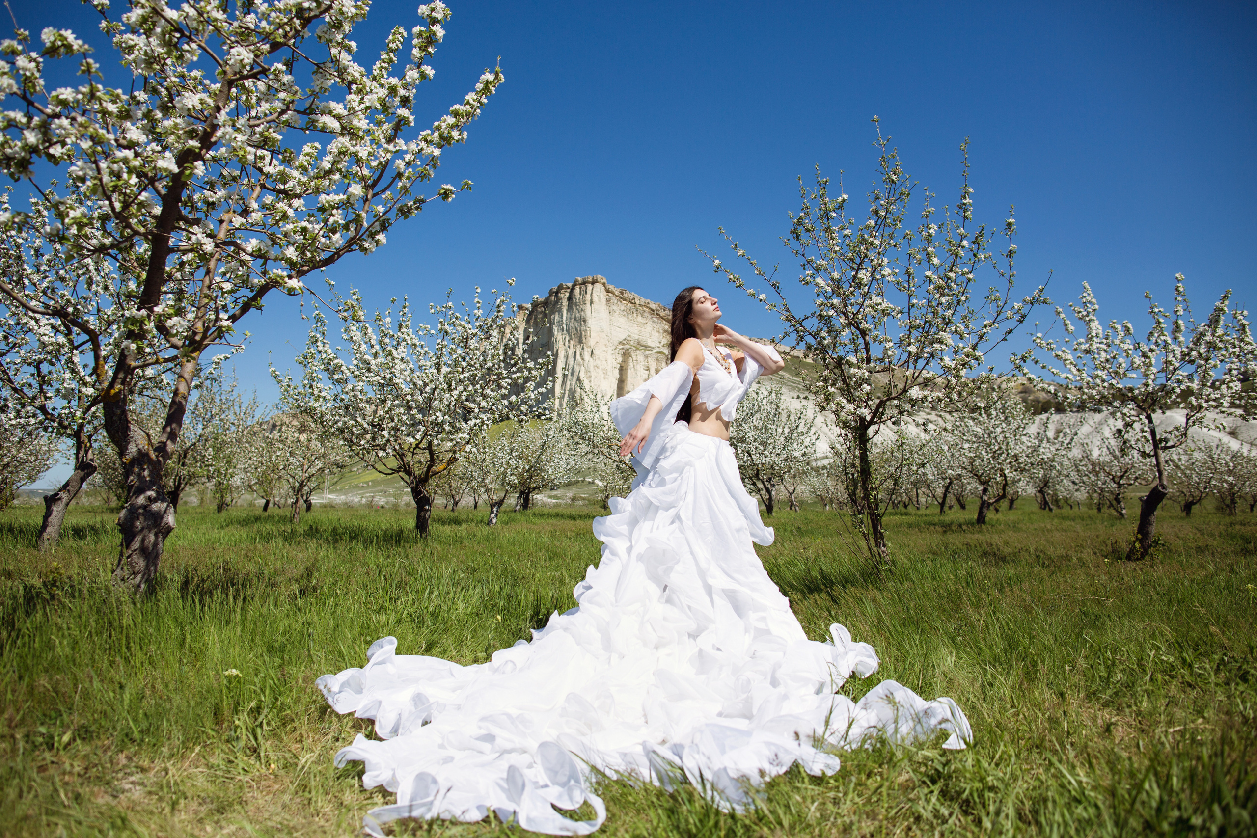 Фотосессия Людмилы в яблоневом саду. Фотограф Анапа, Краснодарский Край, Крым