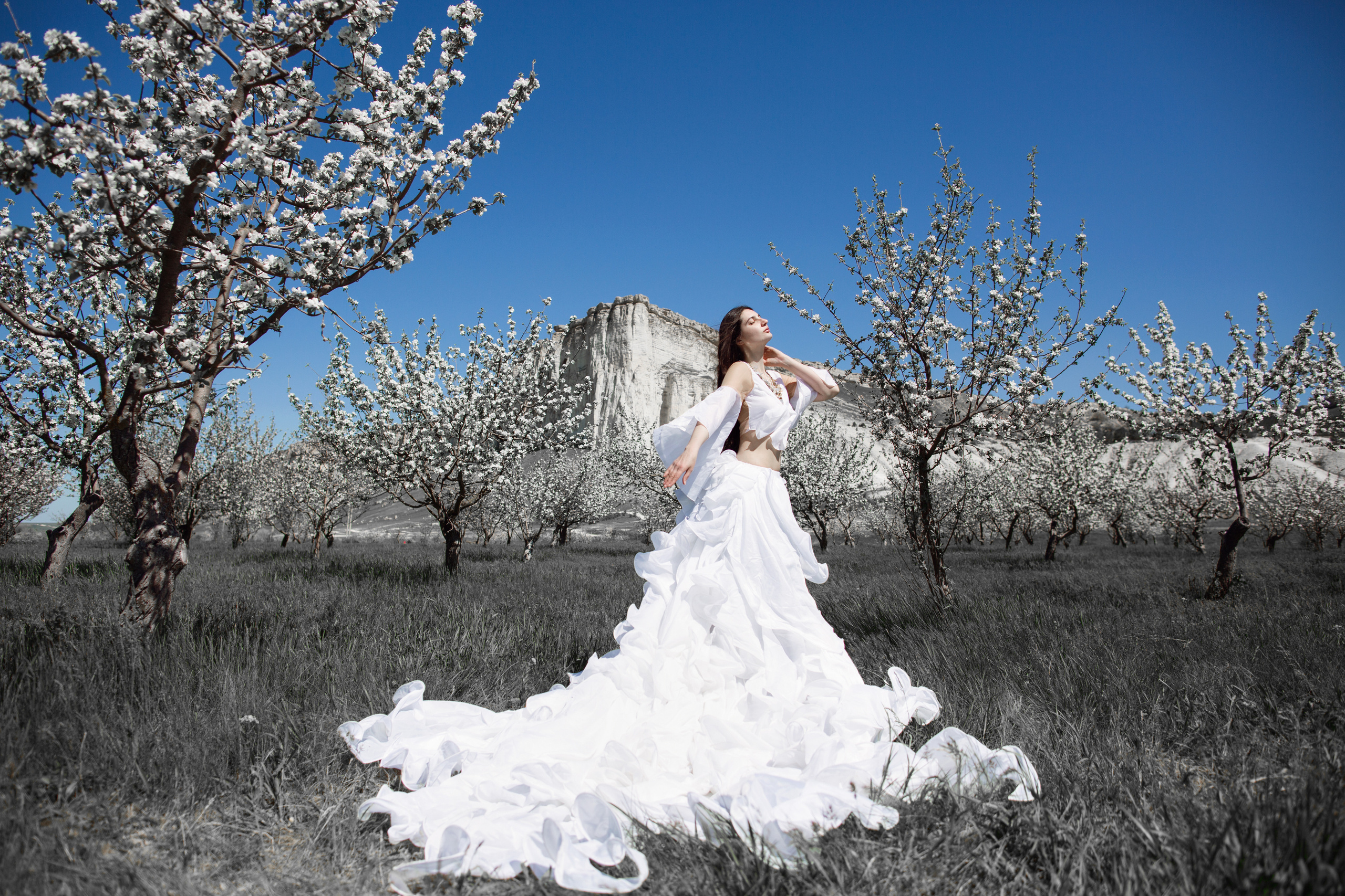 Фотосессия Людмилы в яблоневом саду. Фотограф Анапа, Краснодарский Край, Крым