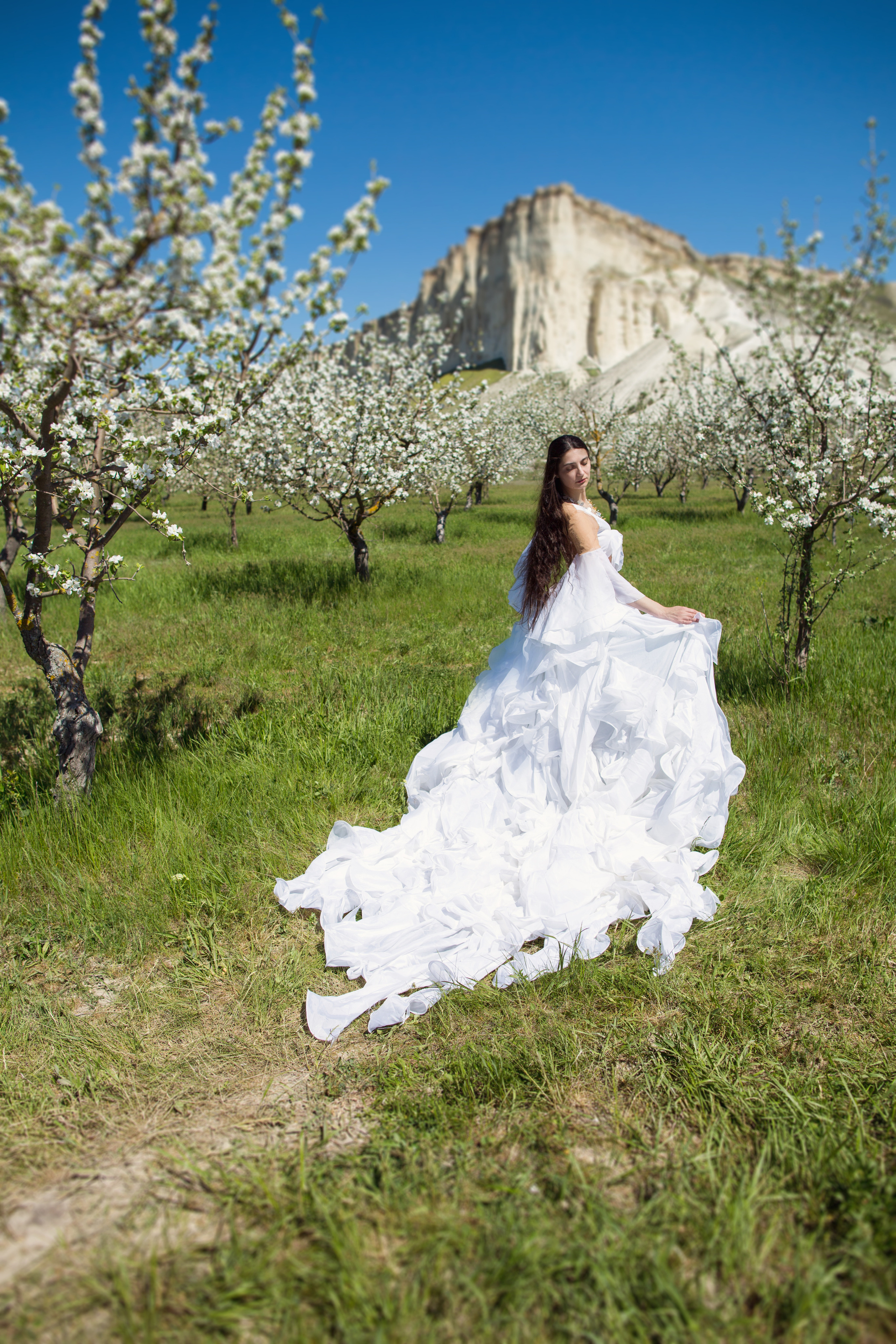 Фотосессия Людмилы в яблоневом саду. Фотограф Анапа, Краснодарский Край, Крым