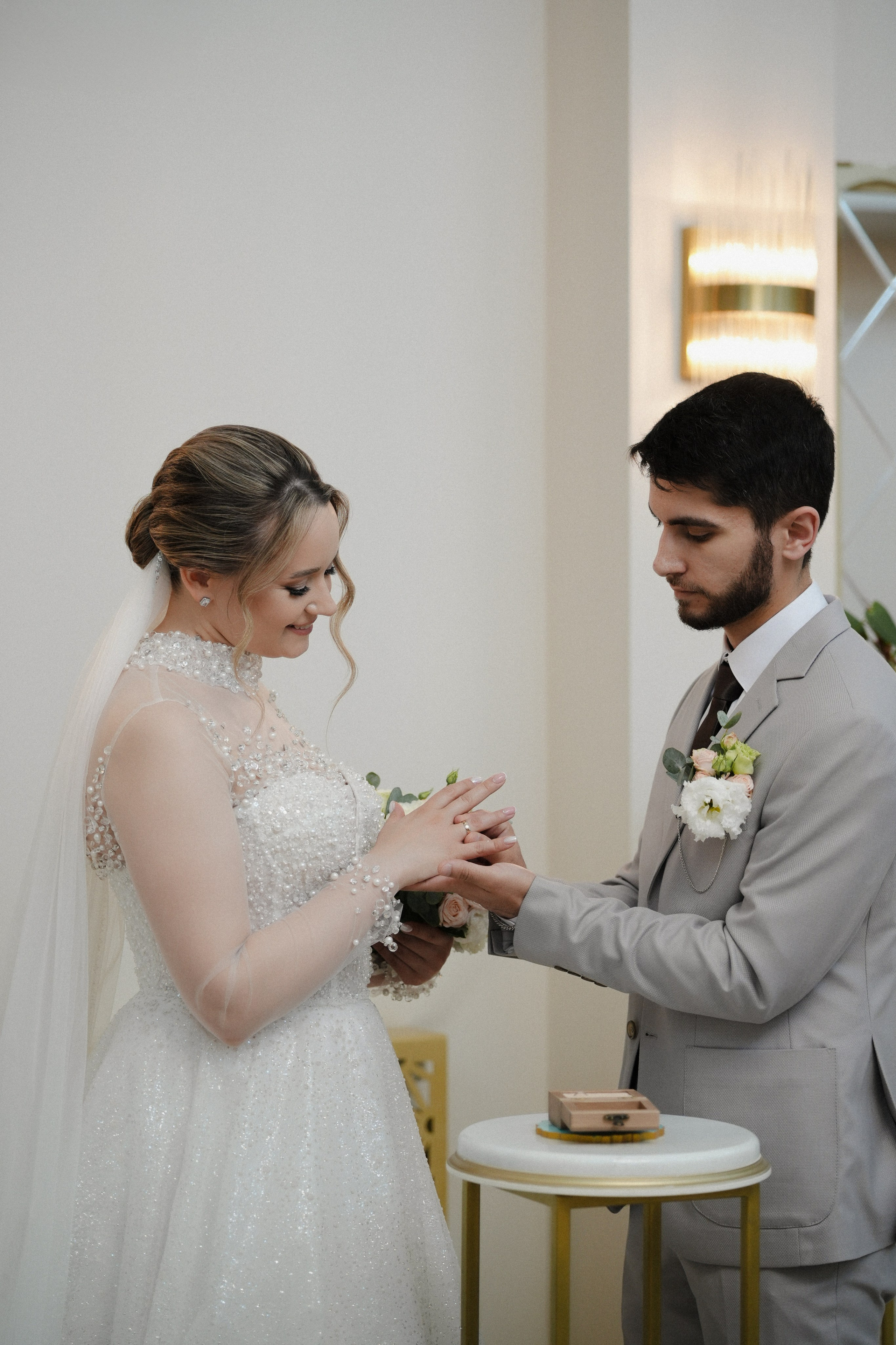 Сборы жениха и невесты, бракосочетание в Савеловском загсе, выездная церемония