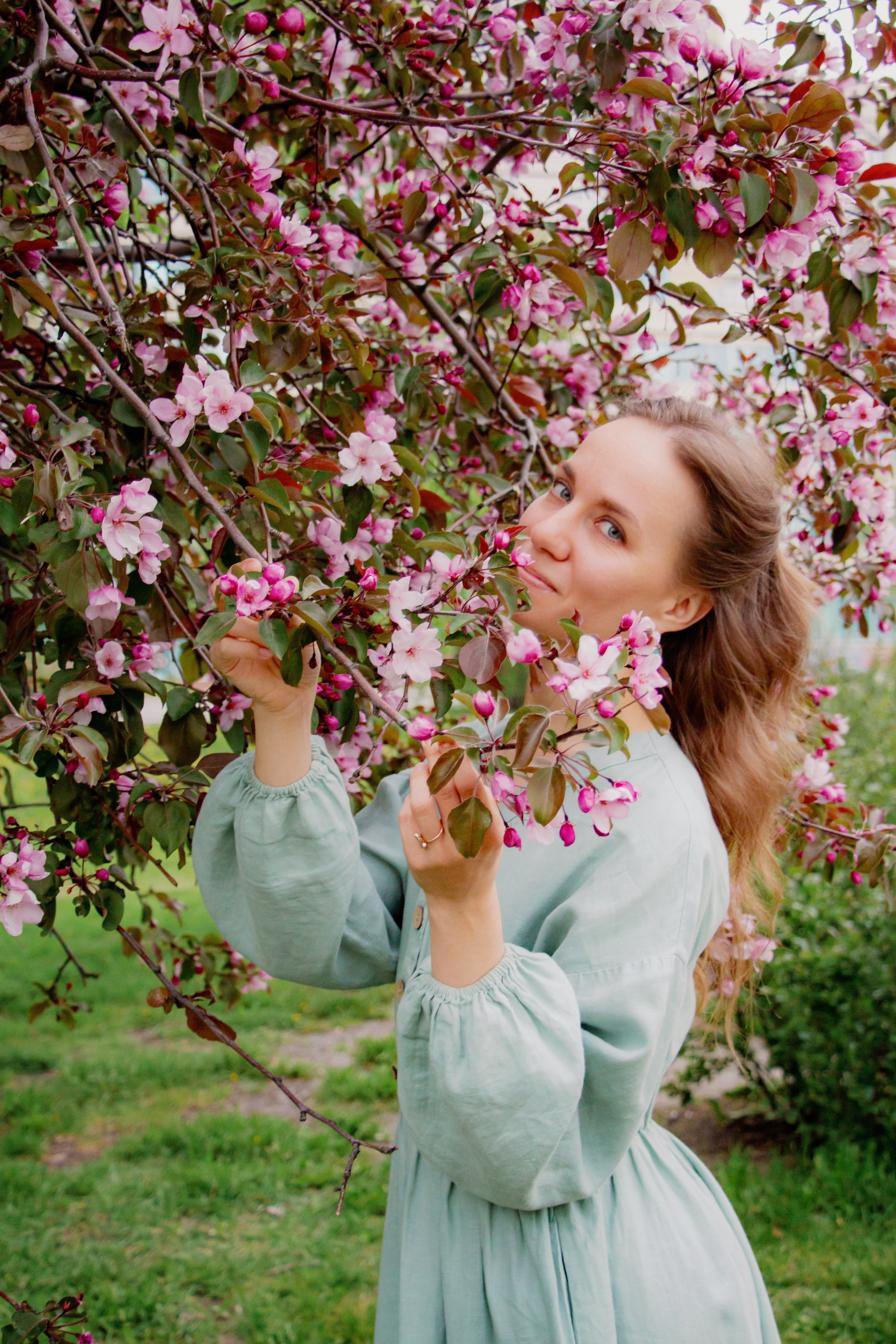 Фотосессия с цветущими яблонями, Екатеринбург. Фотопрогулка. Фотограф в Екатеринбурге Пойгина Елена