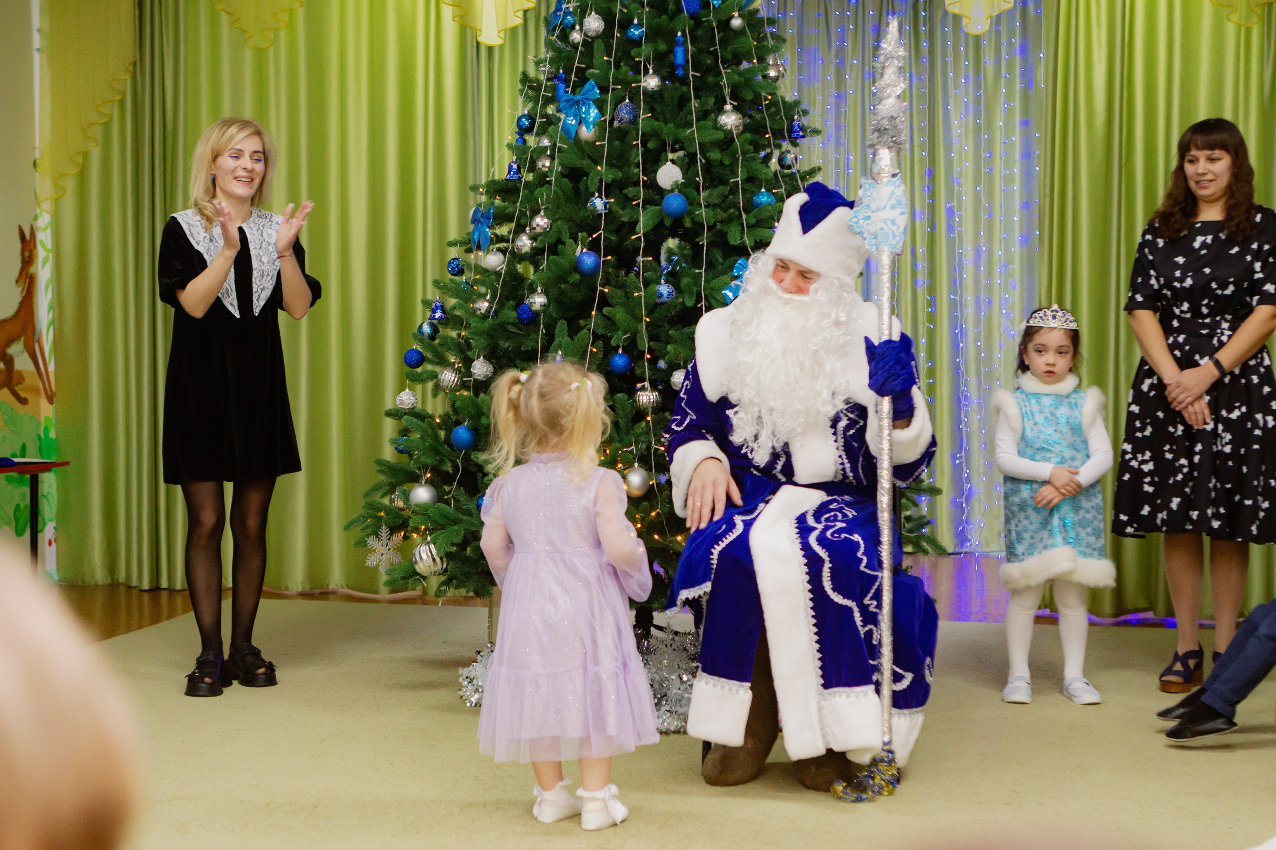 Фотосъёмка новогоднего утренника. Фотограф в Екатеринбурге Пойгина Елена