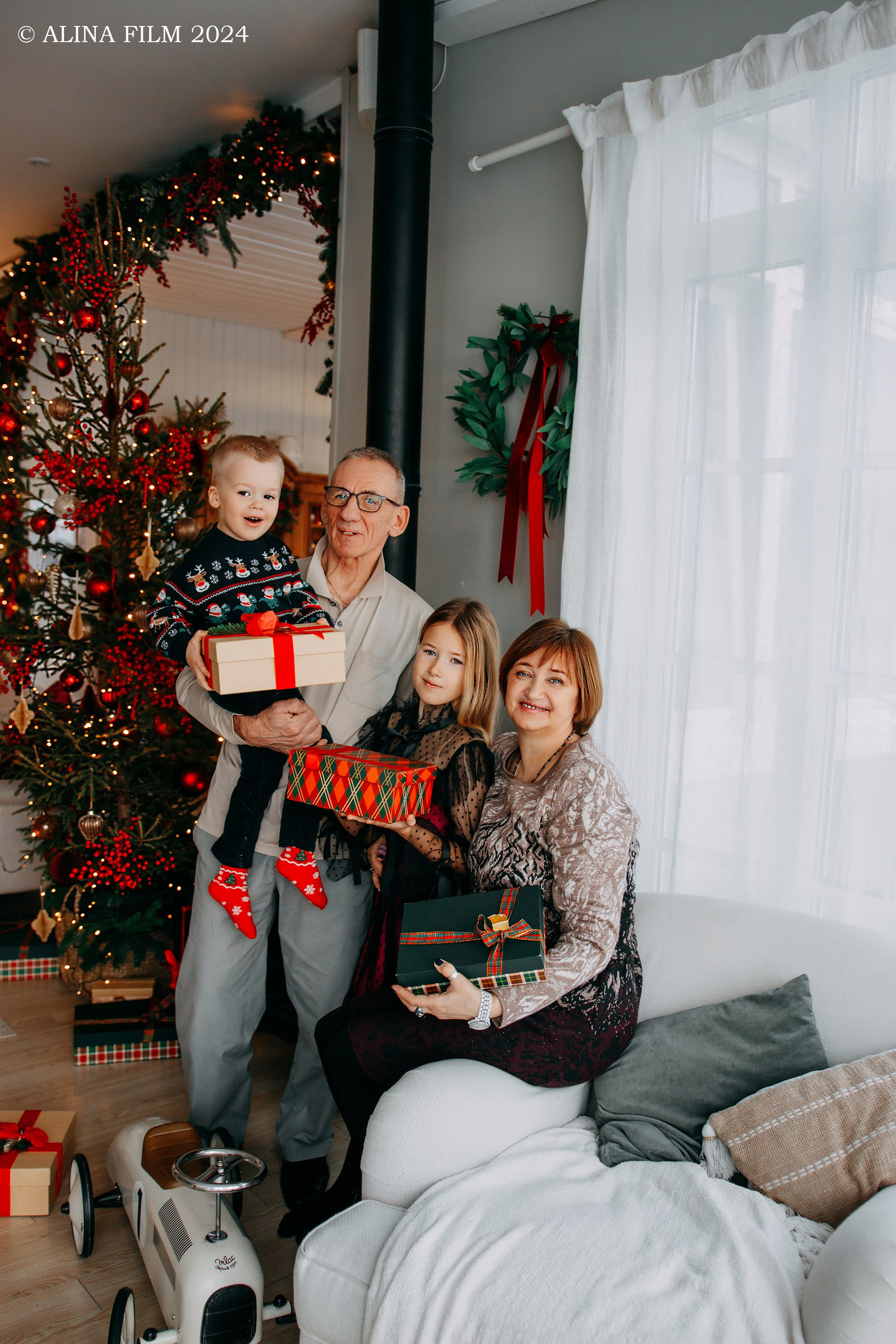 Новогодняя семейная фотосессия. Фотограф в Санкт-Петербурге Alina Film